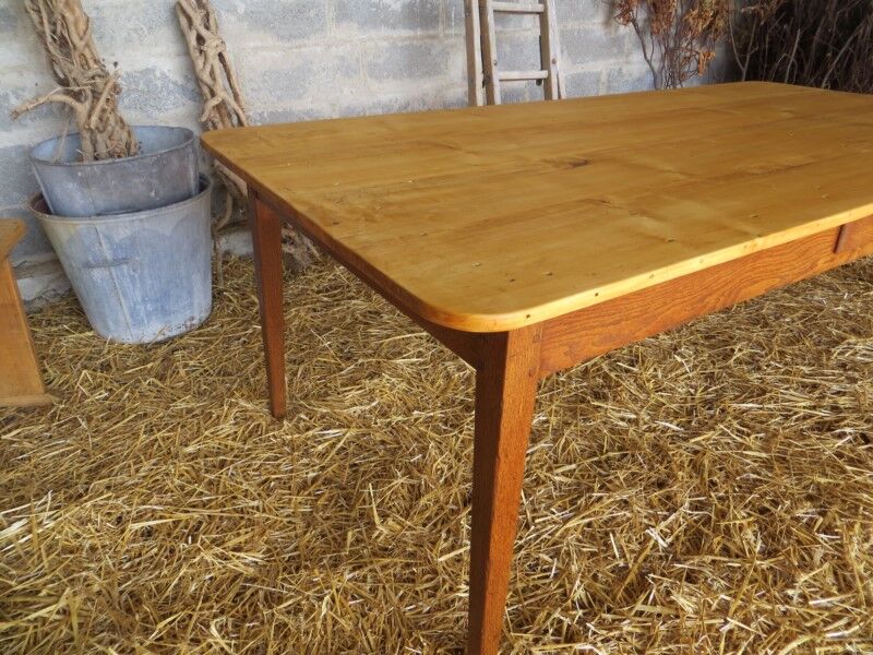 Farm table