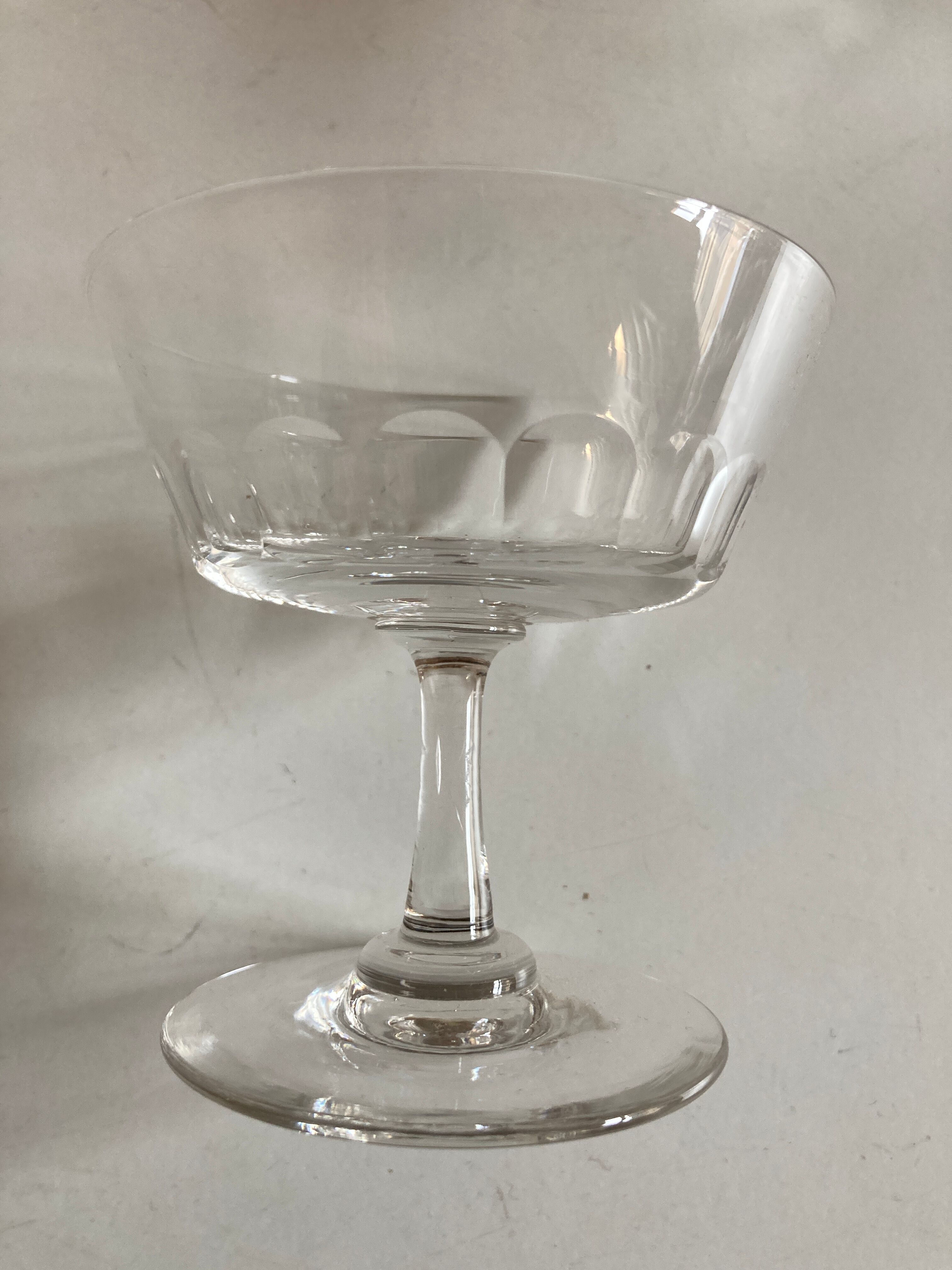 Set of 8 19th crystal crystal glasses with matching flat ribs