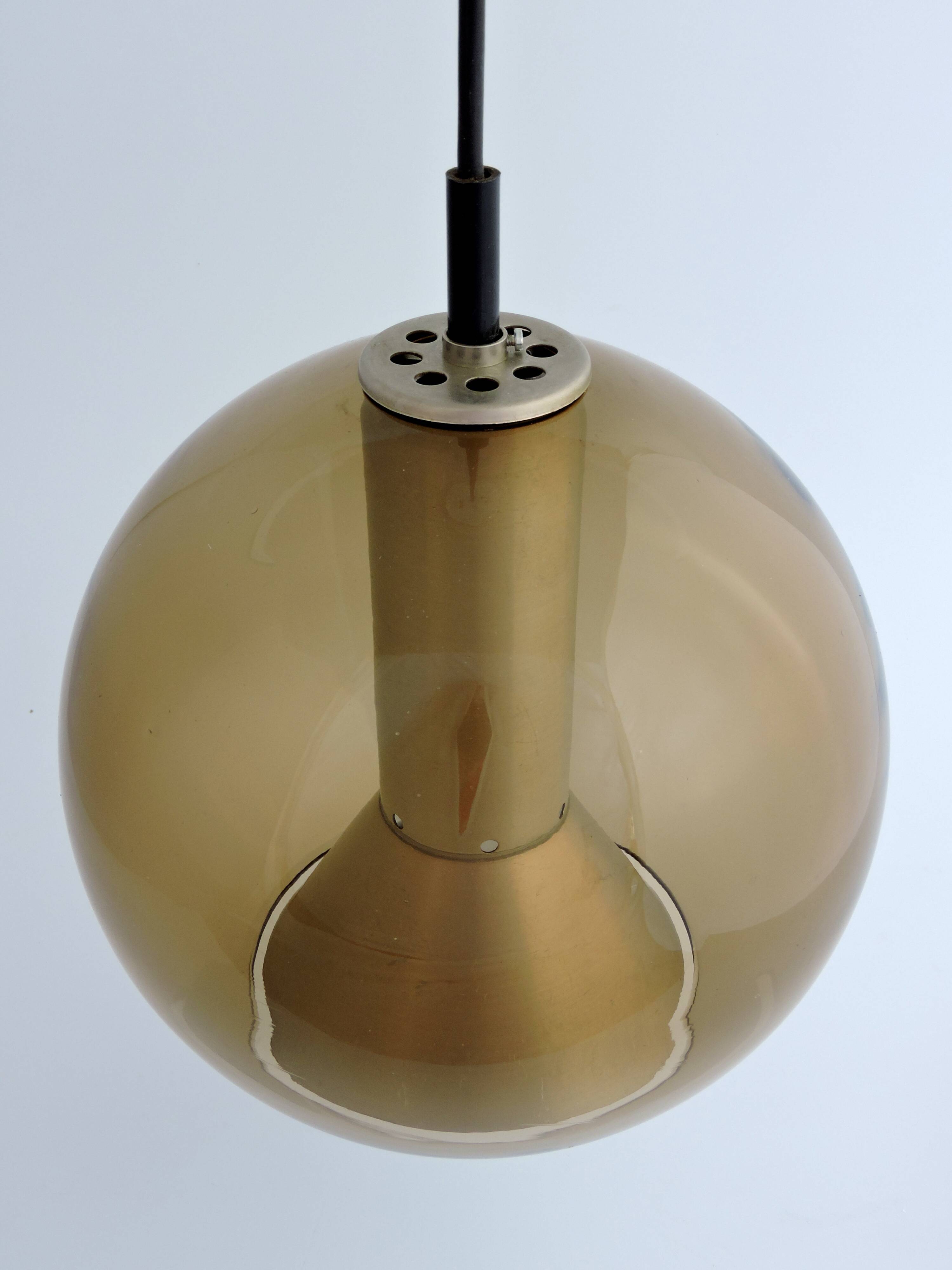 Lampe globe suspension  de frank ligtelijn pour raak