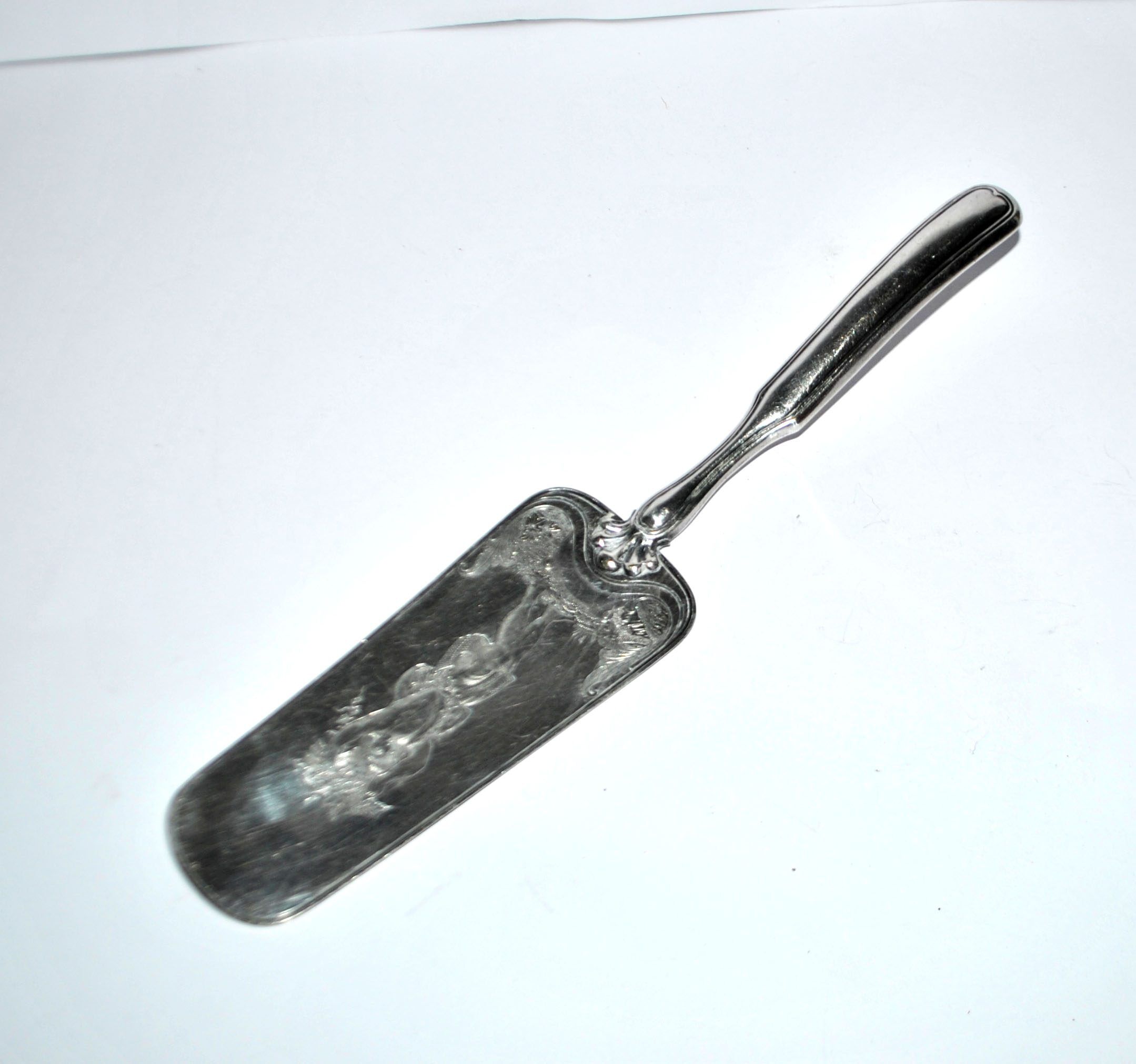 Cake server with engraved decoration Bacchus Vintage Silverware