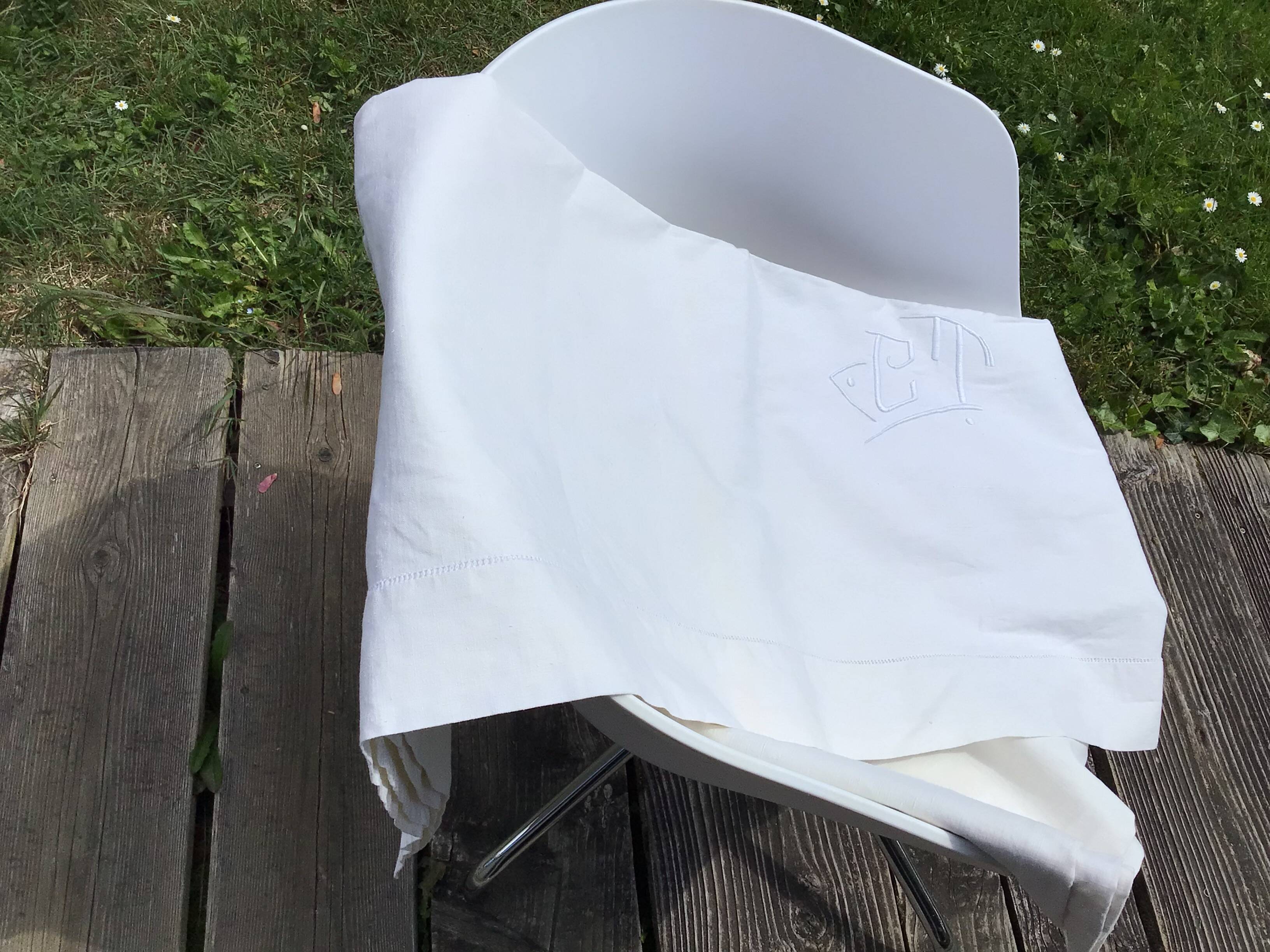 Embroidered 2-seater sheet CT linen new simple day cream