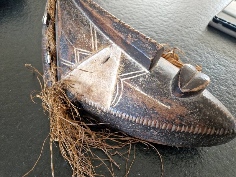 Old dance mask - Lwalwa tribe, Democratic Republic of Congo - Hardwood