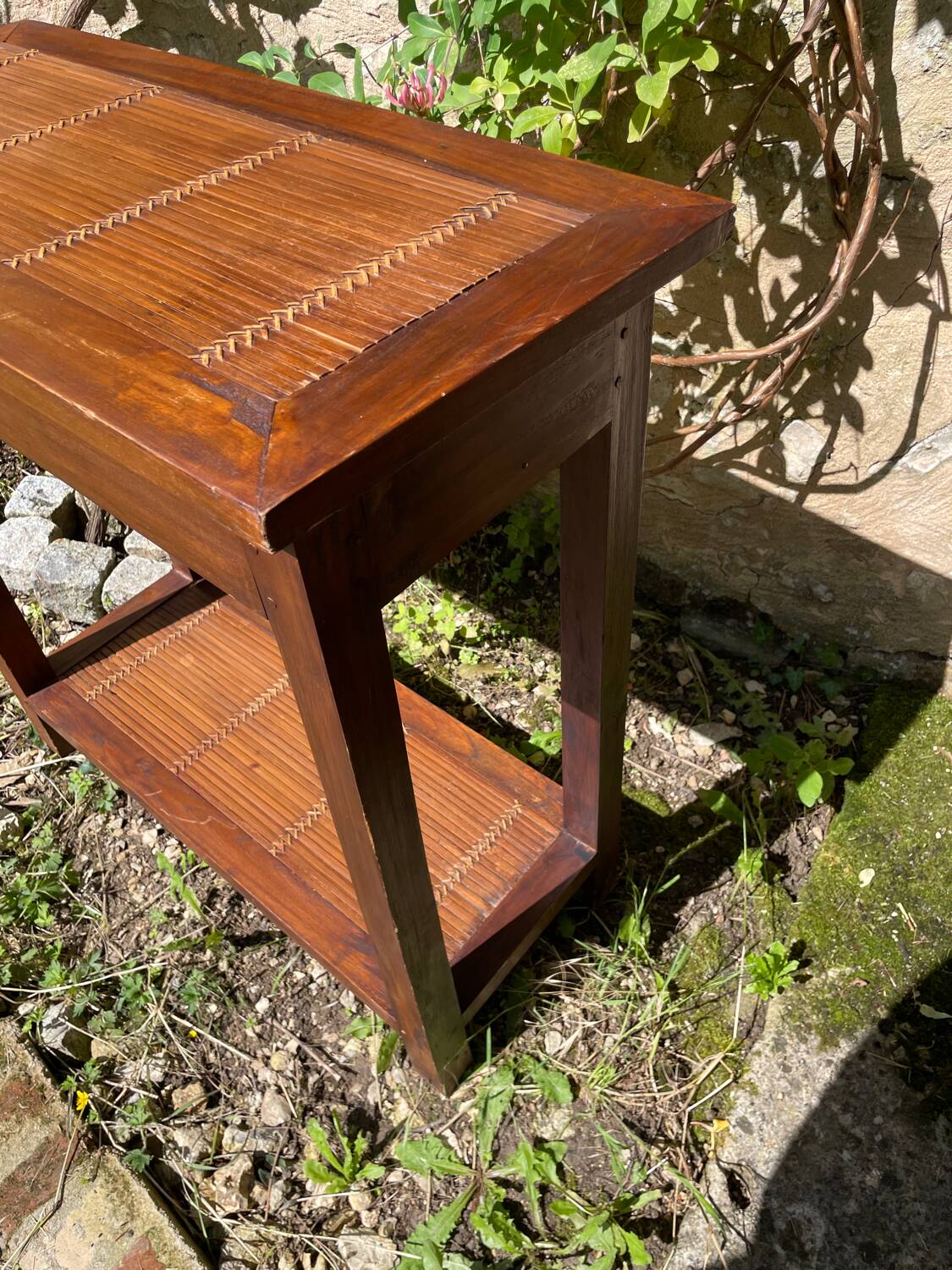 Table d’appoint / console en bois style indonésien