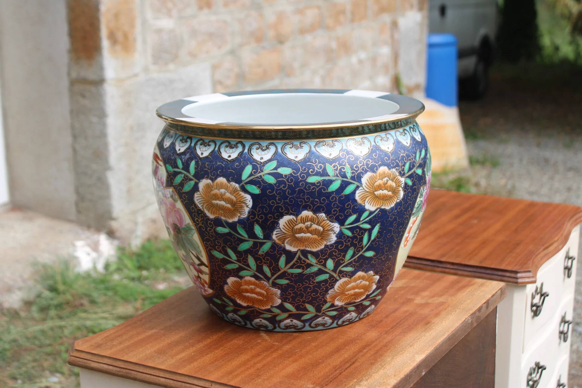Large Chinese cache-pot in polychrome porcelain – flowers and birds – Ø33 cm