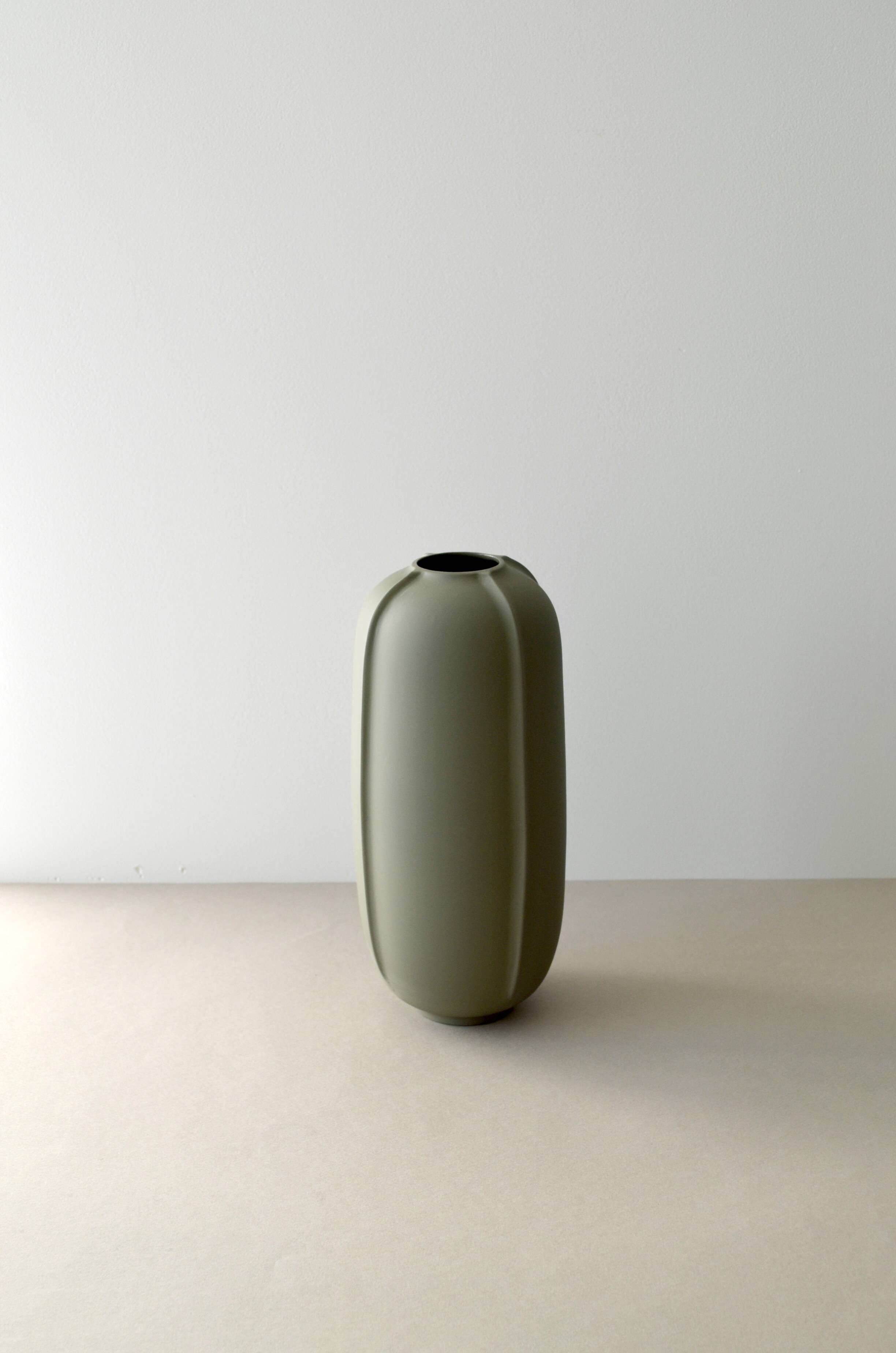 Atlas porcelain vase n°1