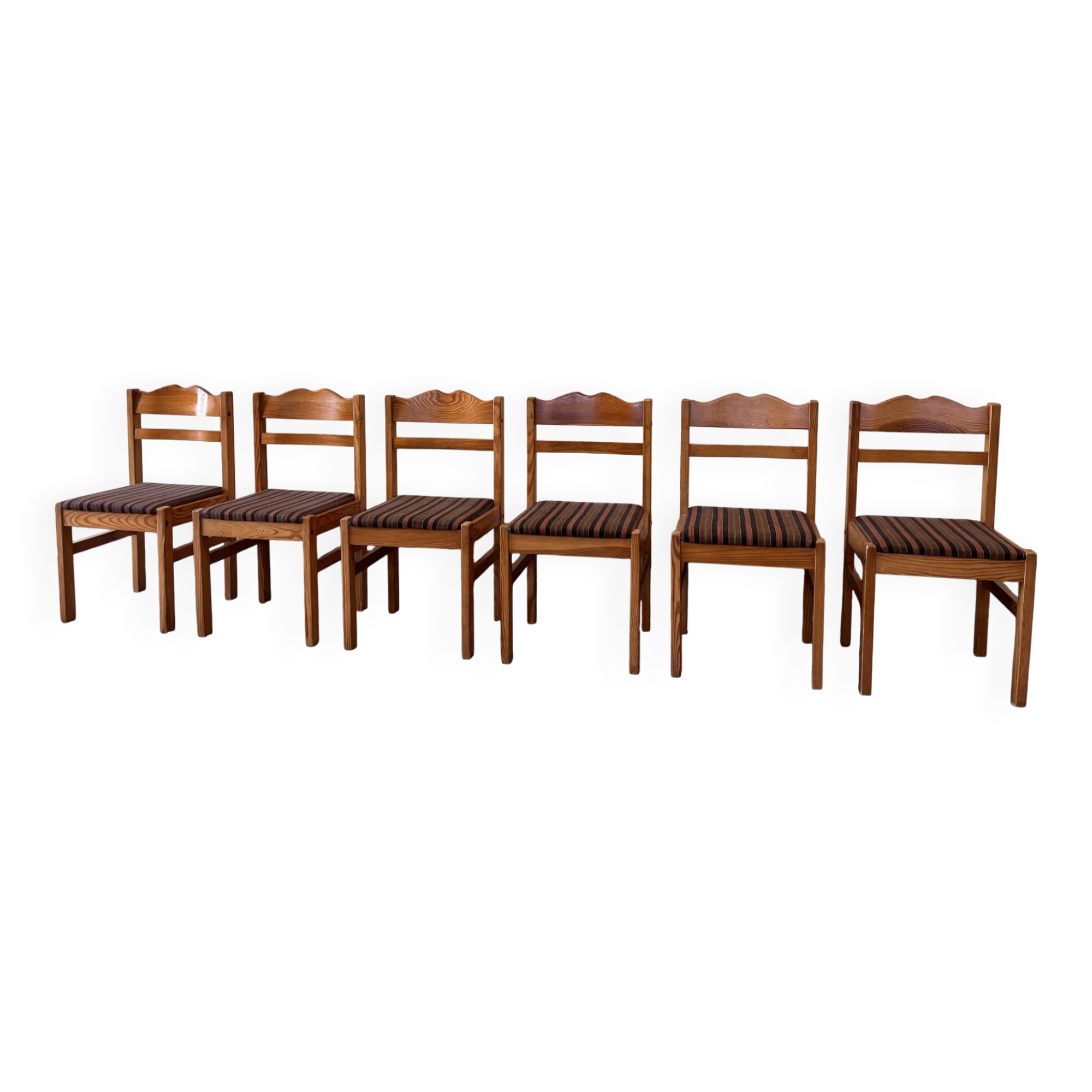 Set of six Scandinavian dining chairs in pine