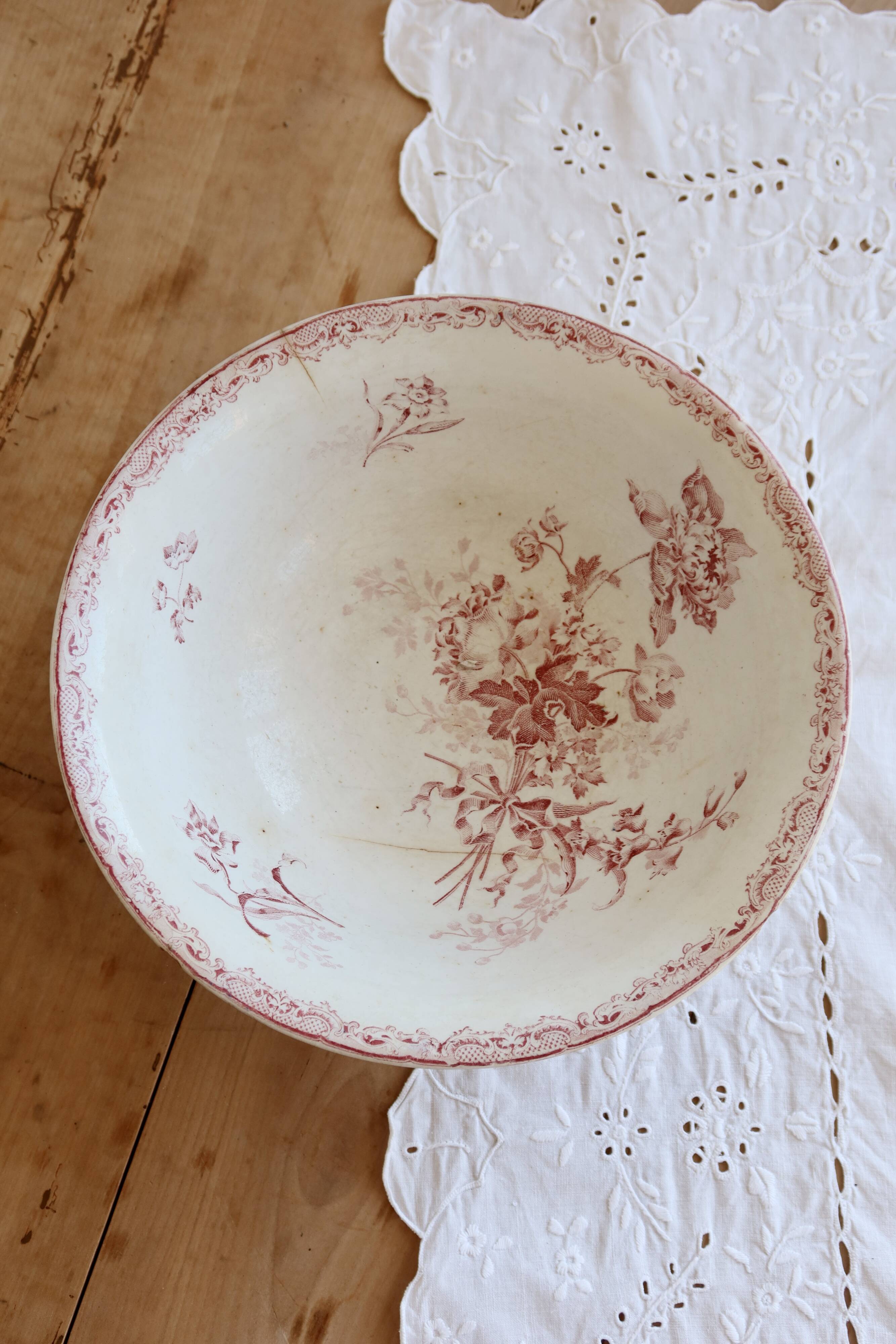 Antique pink ironstone salad bowl Sarreguemines - Fontanges model