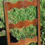 Chaise en noyer Louis XIII pieds en balustre entretoise en H