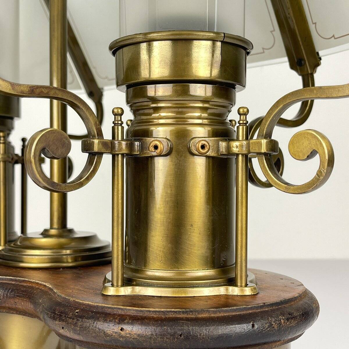 Lampe de table vintage en bois et laiton par Qvist & co, Suède, années 1970