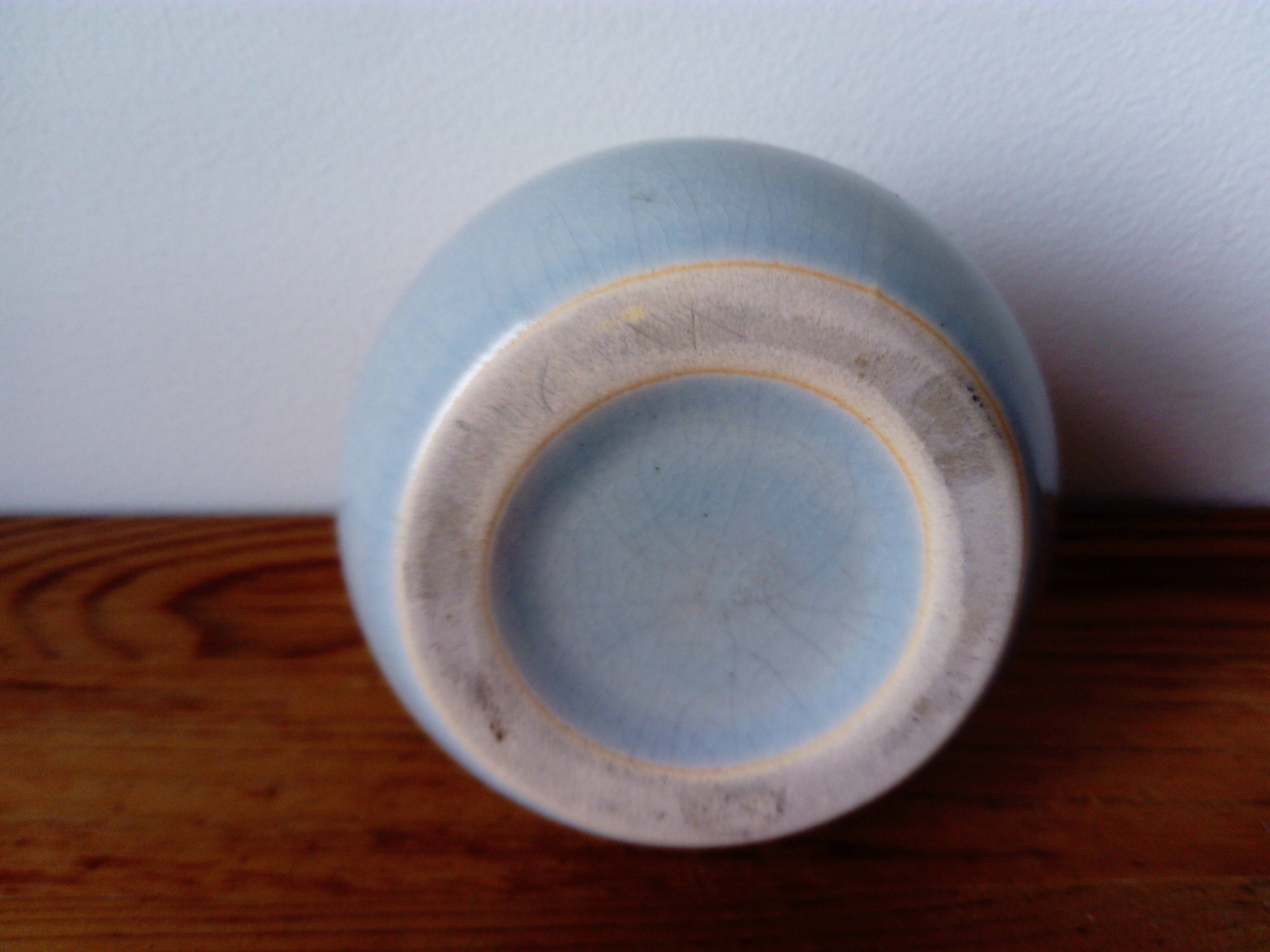 vase en céramique craquelée gris clair