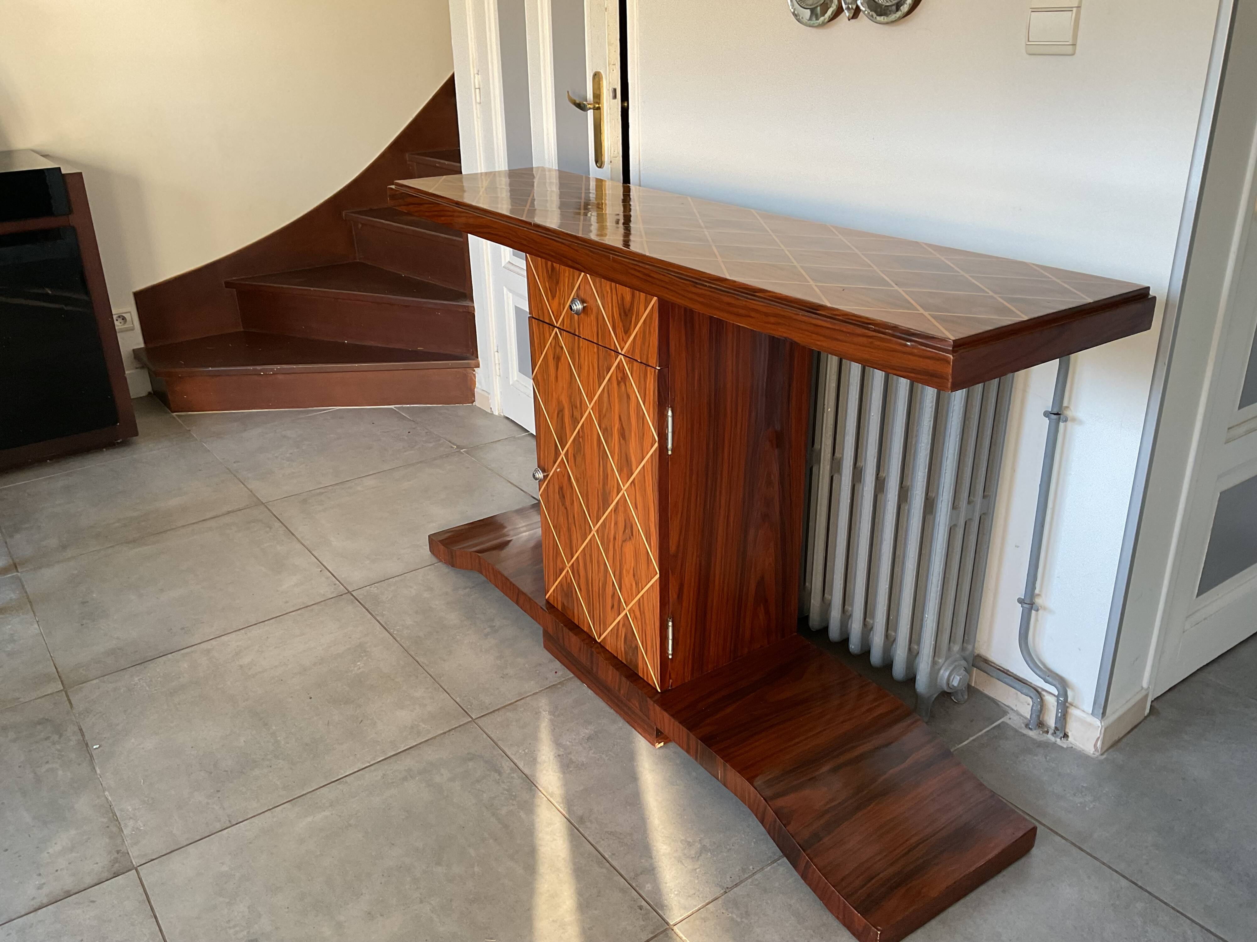 Art Deco console in excellent condition