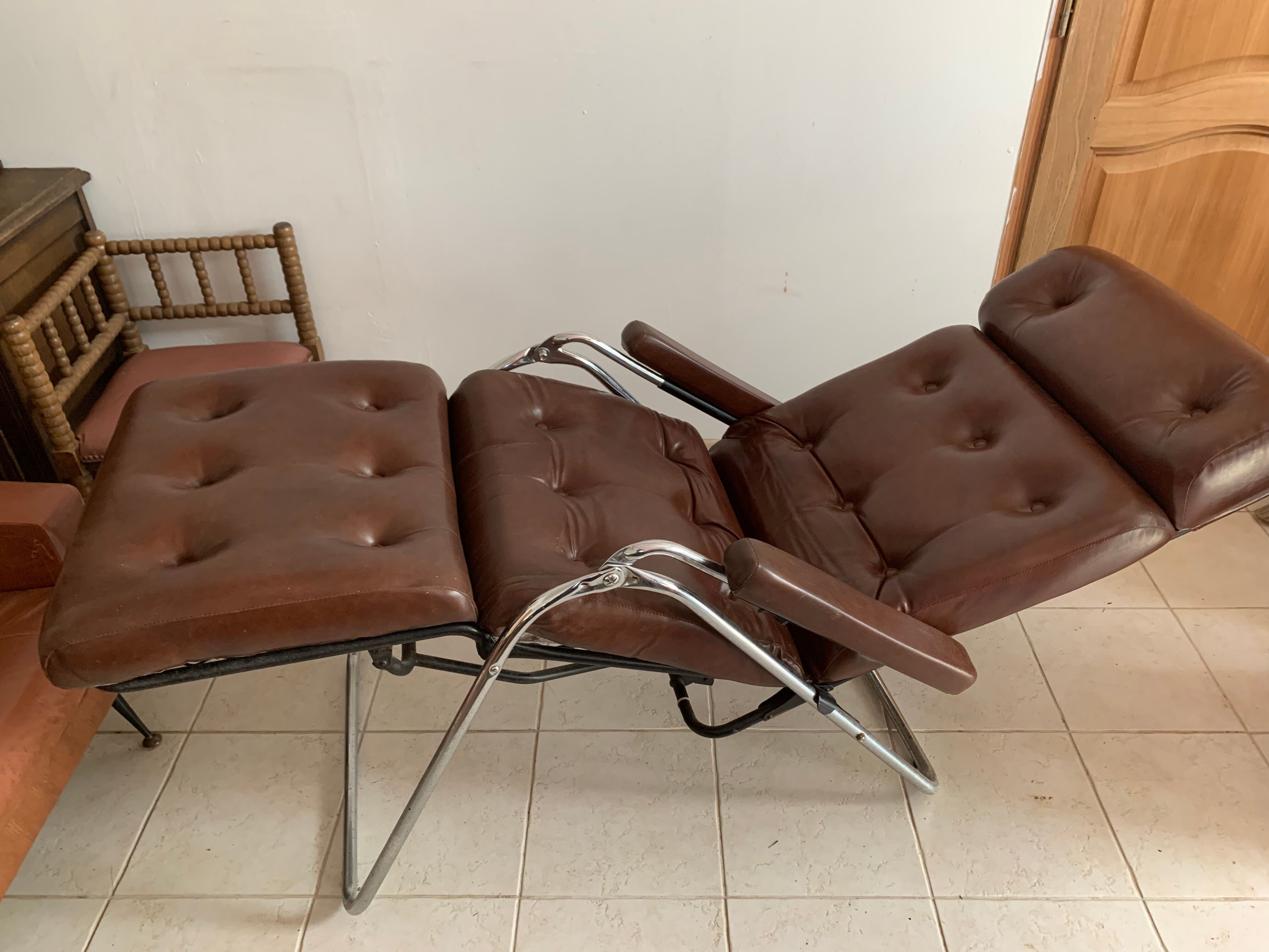 Llama relaxation chairs