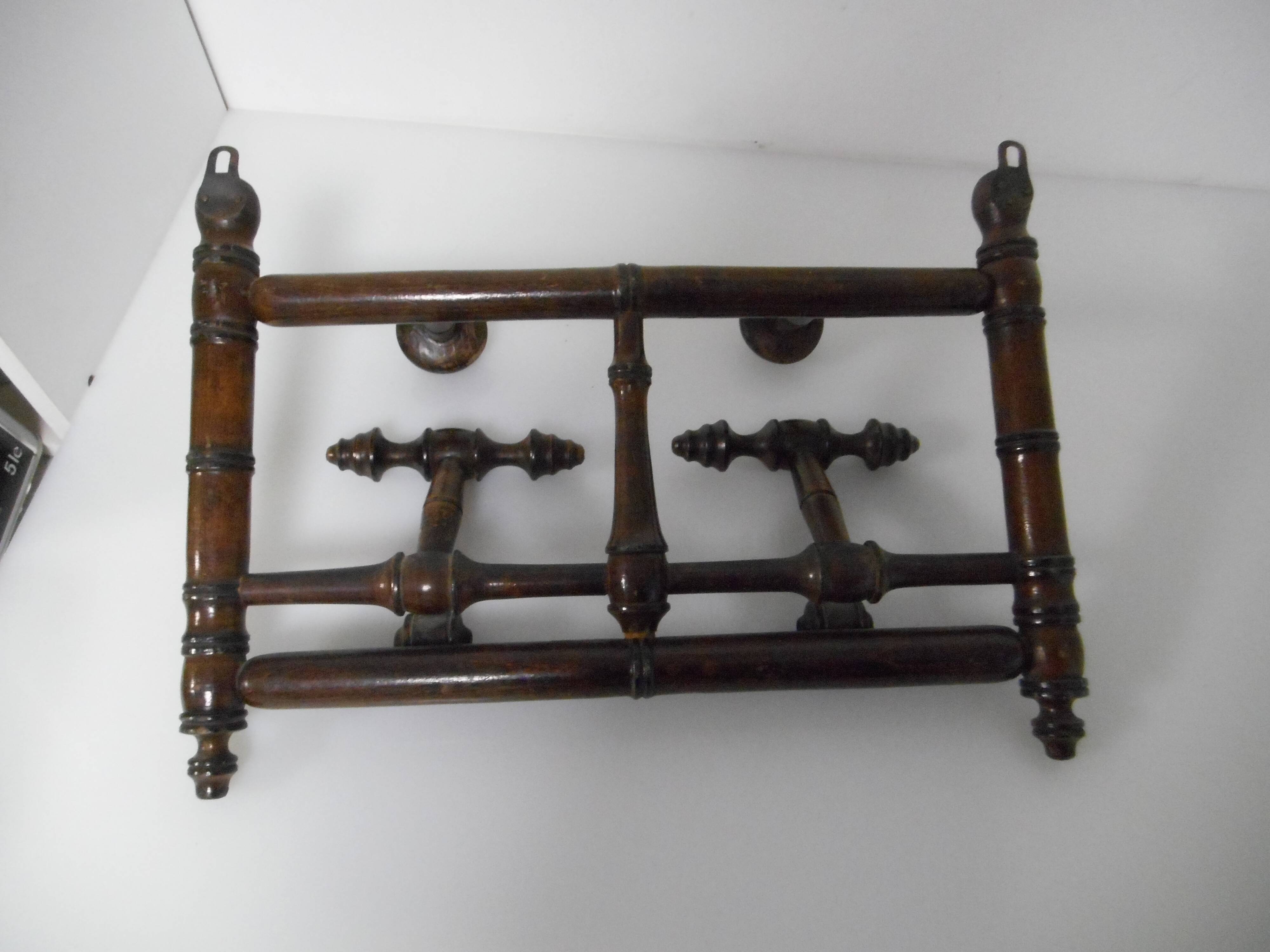 Wearing coat hanger wooden, old bamboo style