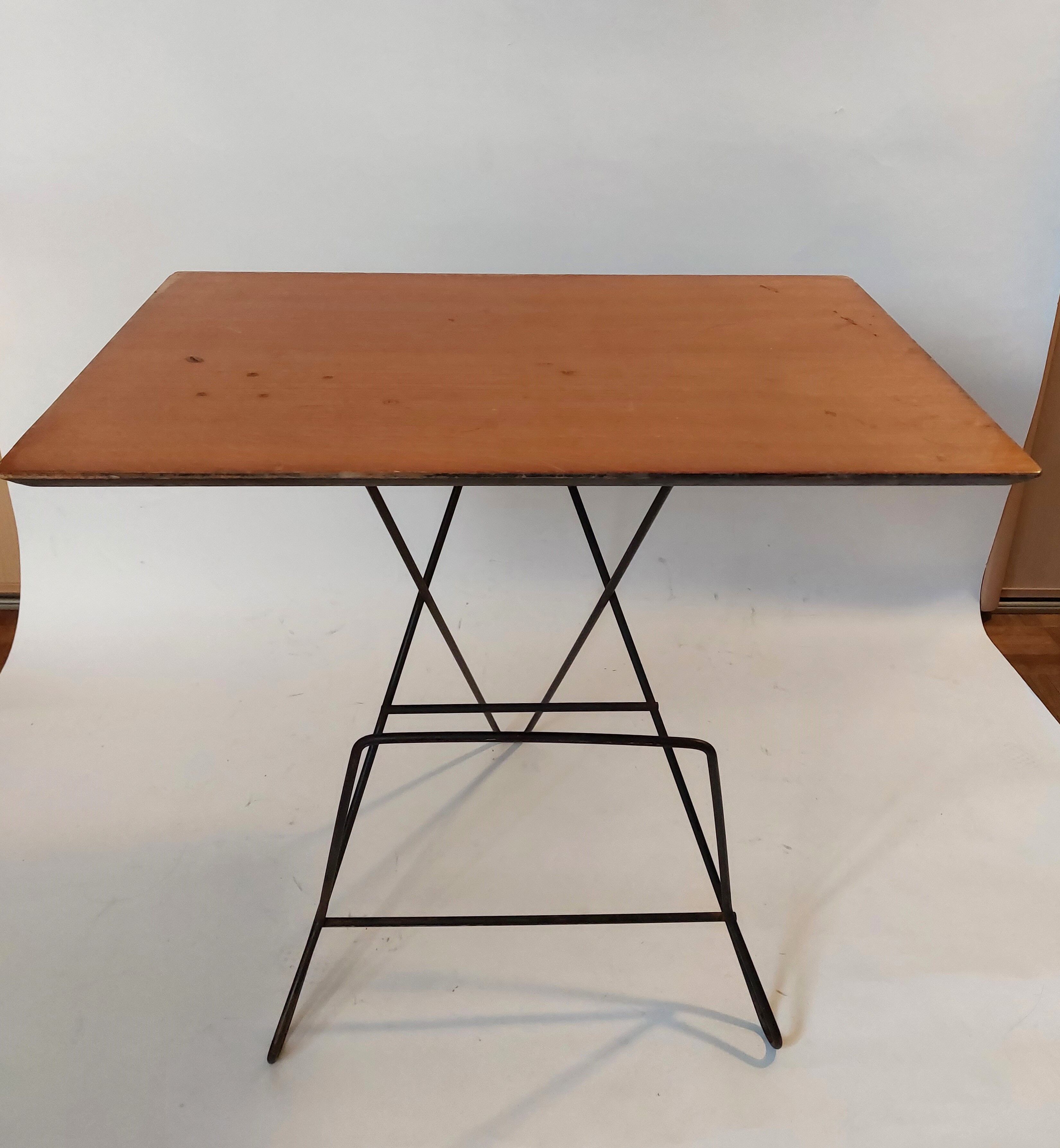 Triped pedestal table magazine holder 1950 vintage
