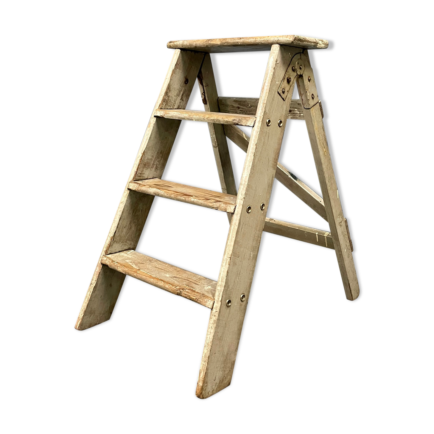 Escaliers ou marches en brocante gris clair