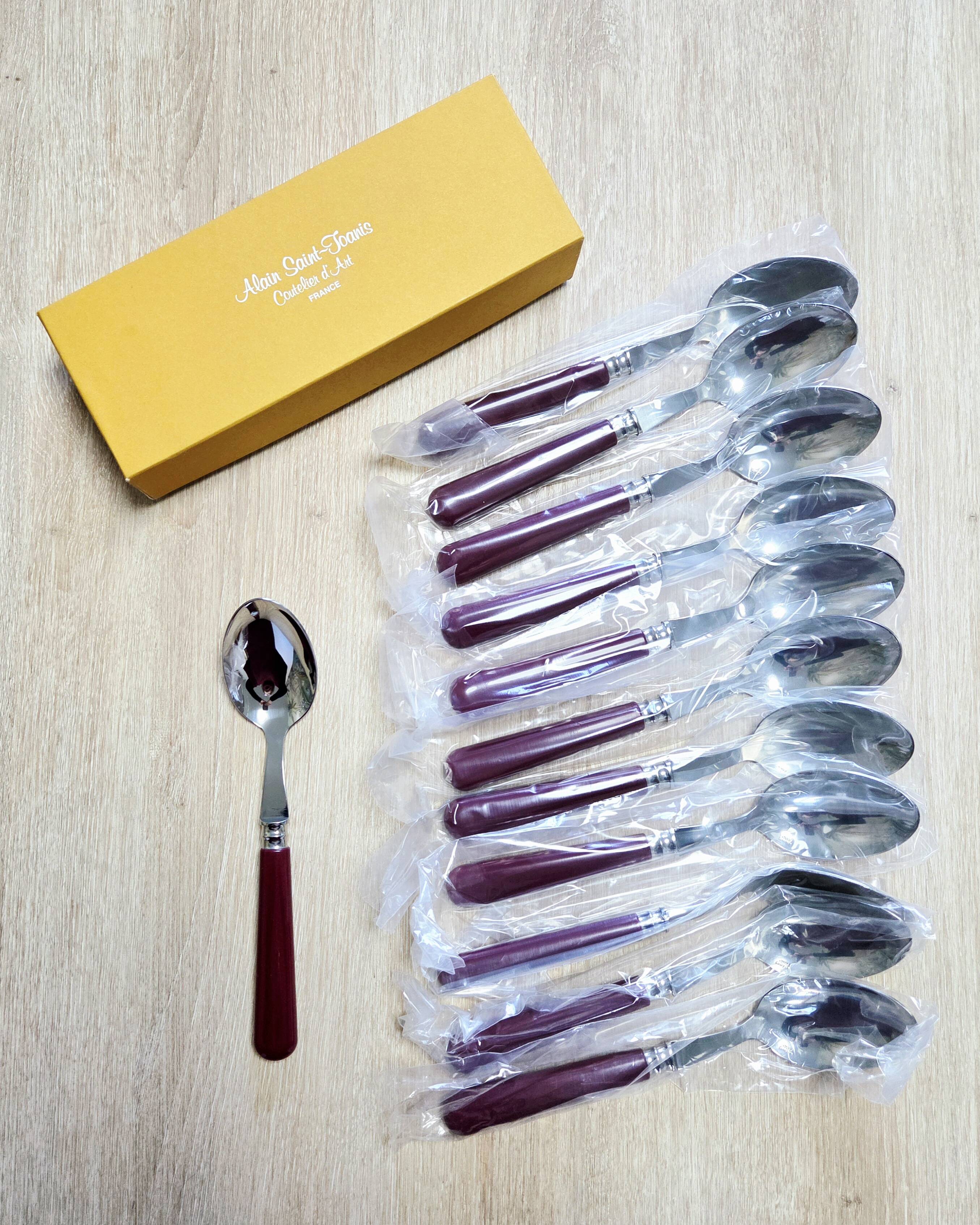 Service for 48 covers Alain Saint Joanis Bordeaux, English collection, new.