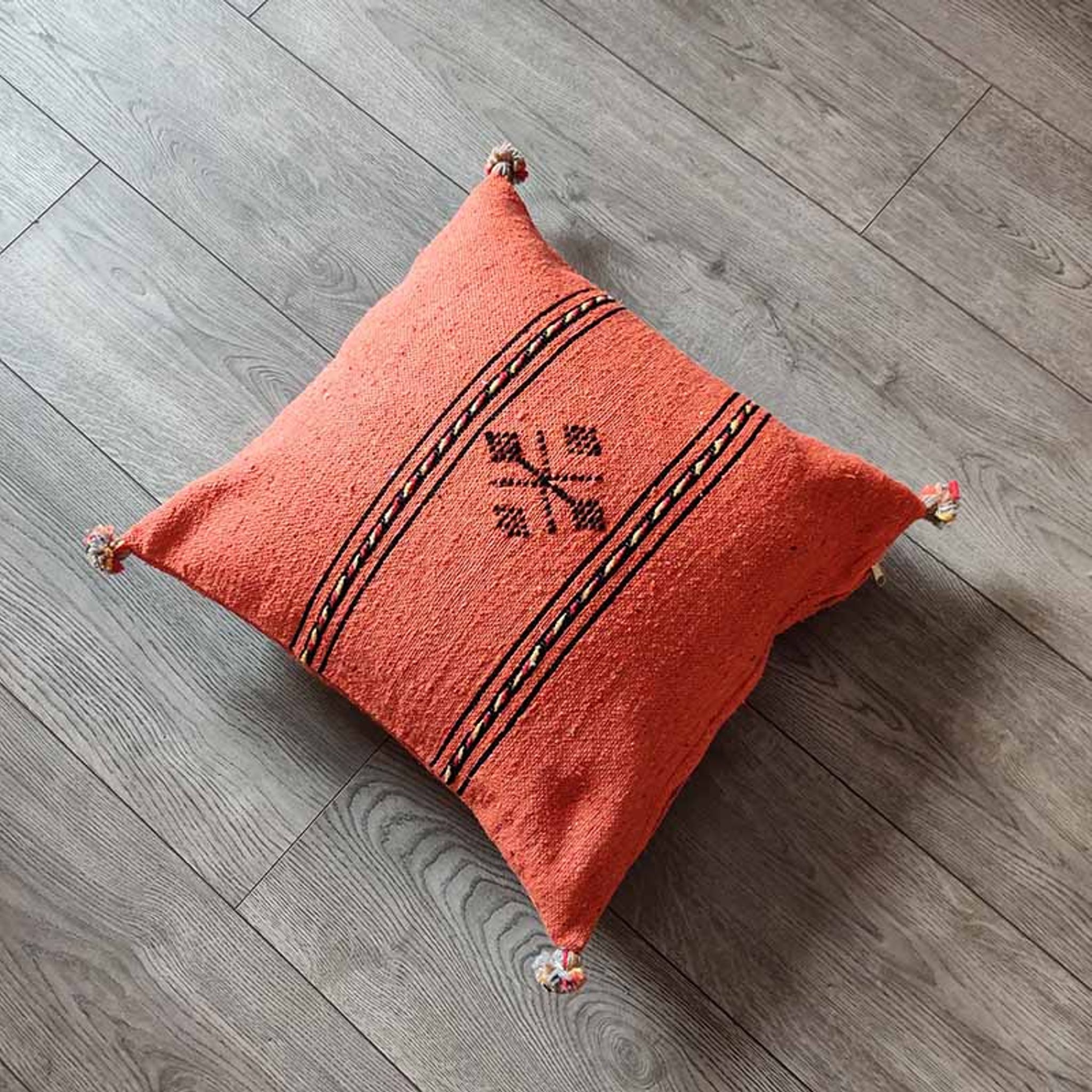 Coussin berbère orange fait main en coton