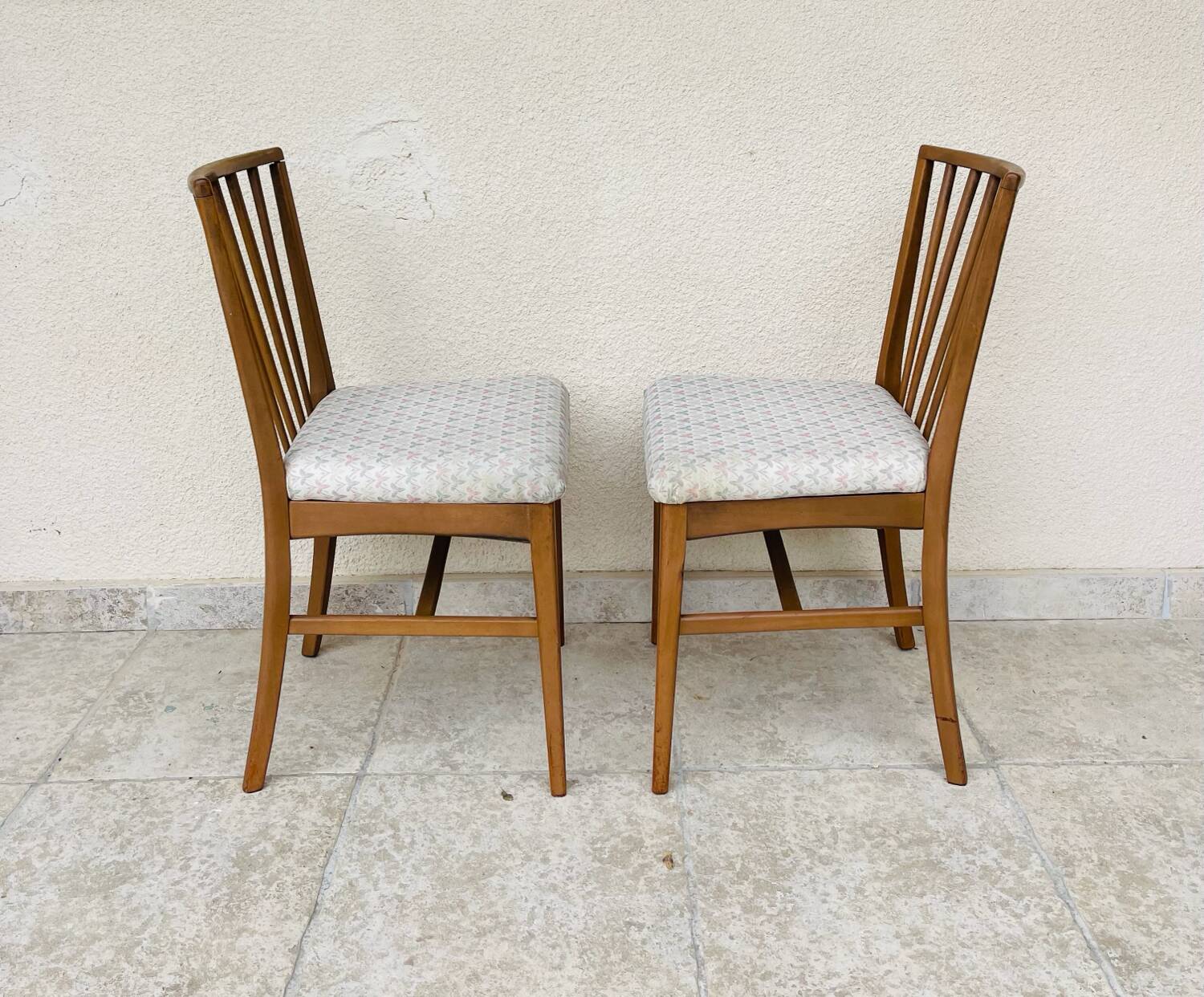 2 vintage chairs from the 1960s