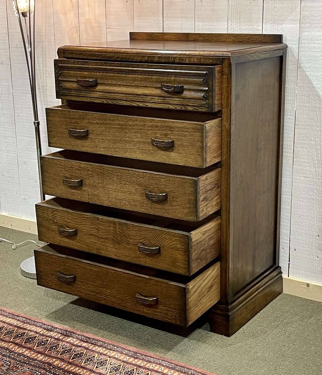 1950s English Art Deco oak chest of drawers