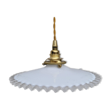 Serrated opaline suspension