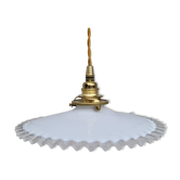 Serrated opaline suspension