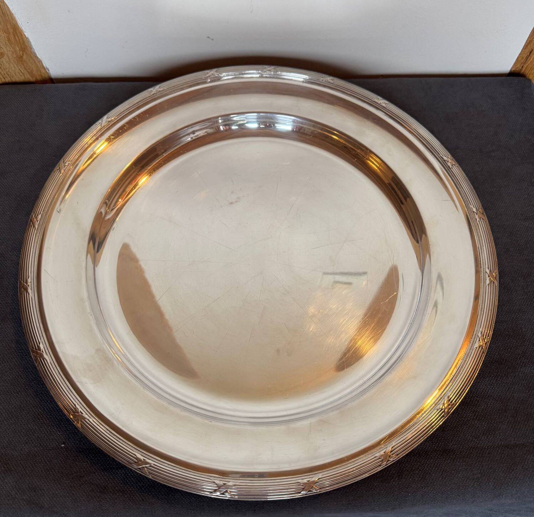 Large serving platter, silver-plated, Fracalanza, Brazil, 20th century.