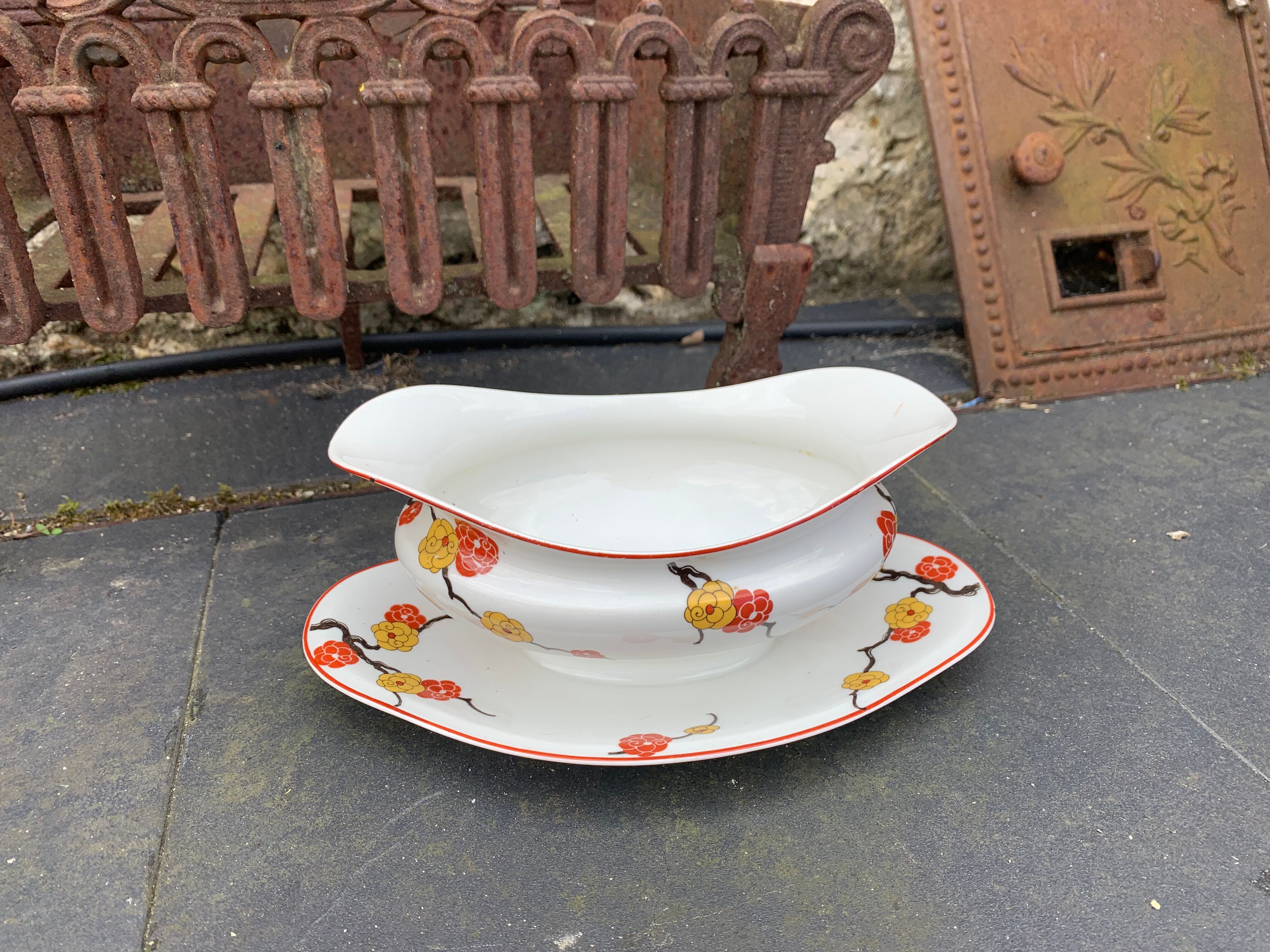 Serving dish and gravy boat in limoges porcelain, stamped b & cie limoges france