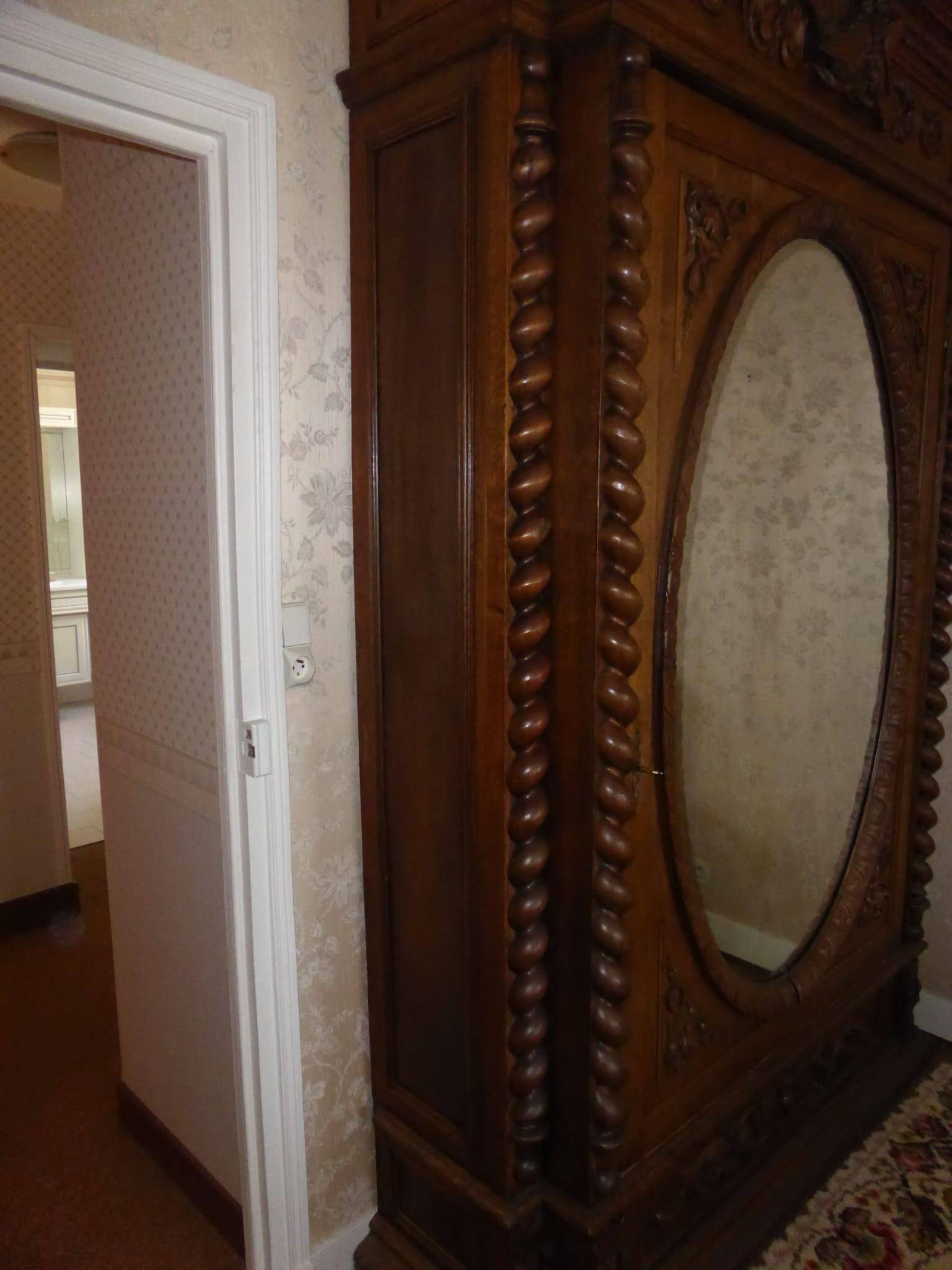 Armoire style Louis XIII Baroque