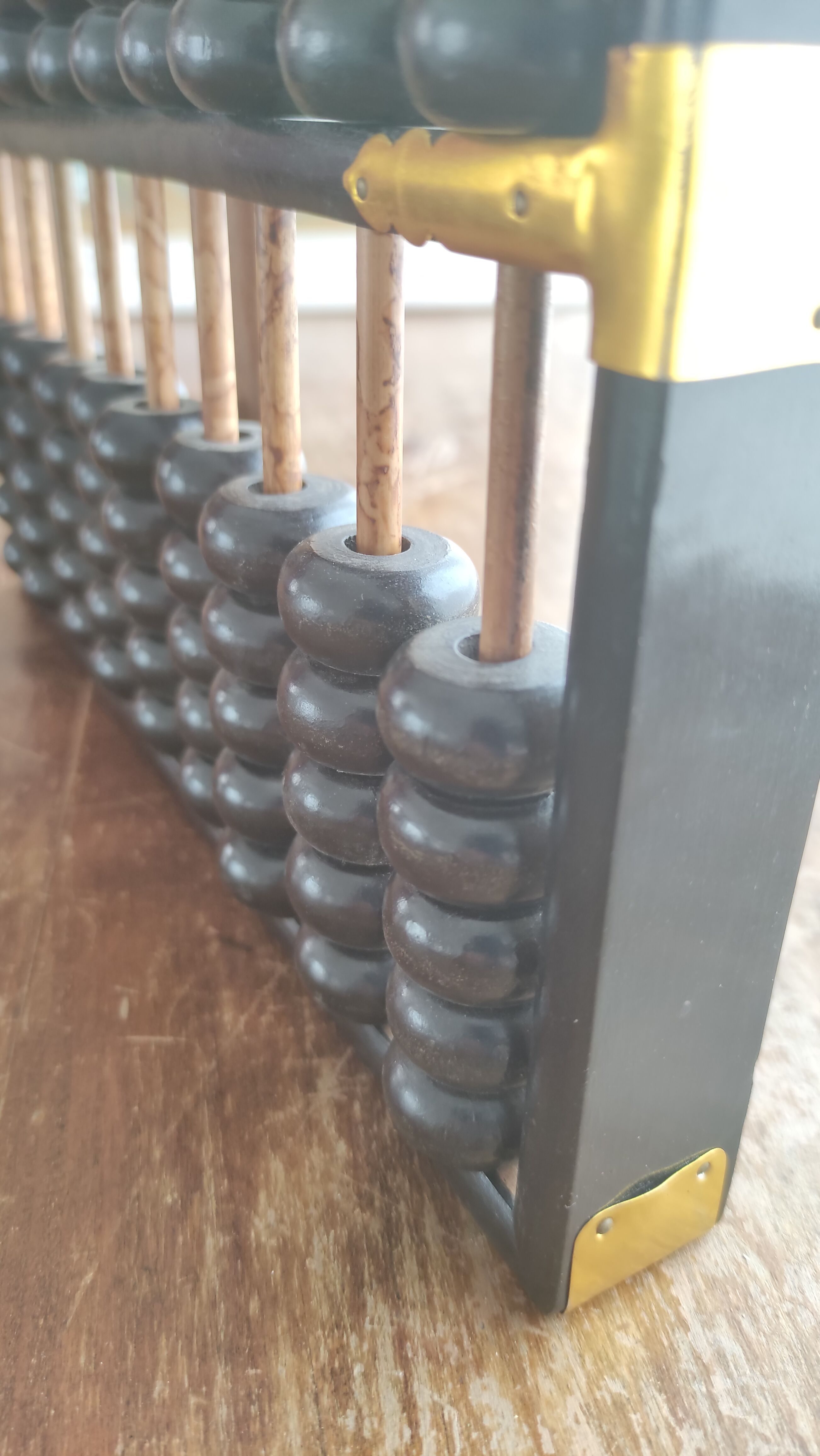 Boulier chinois en bois et laiton