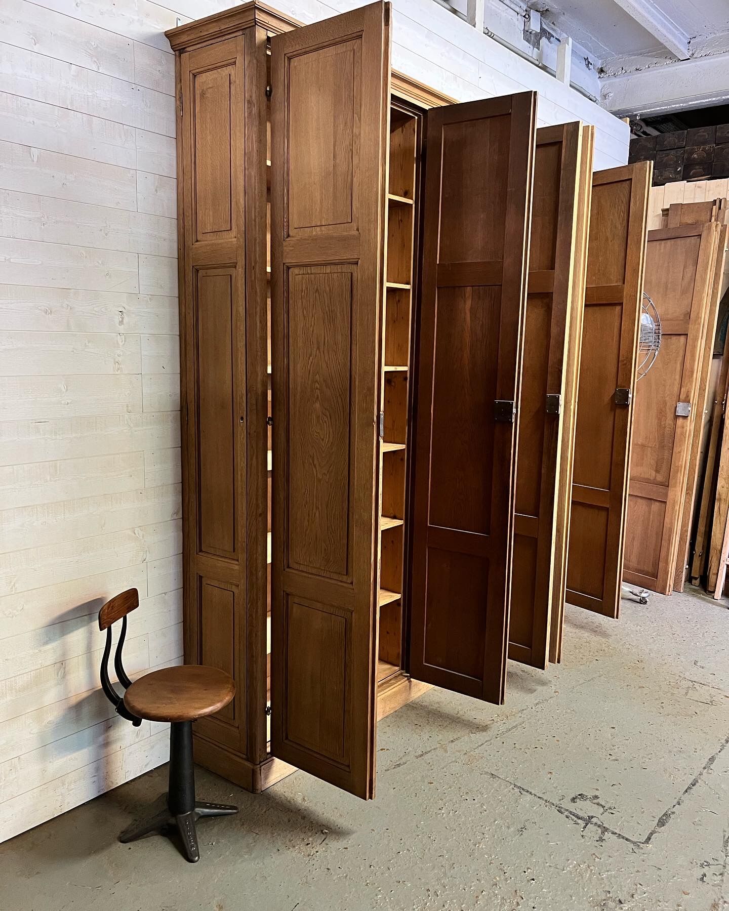 Large oak closet 1920