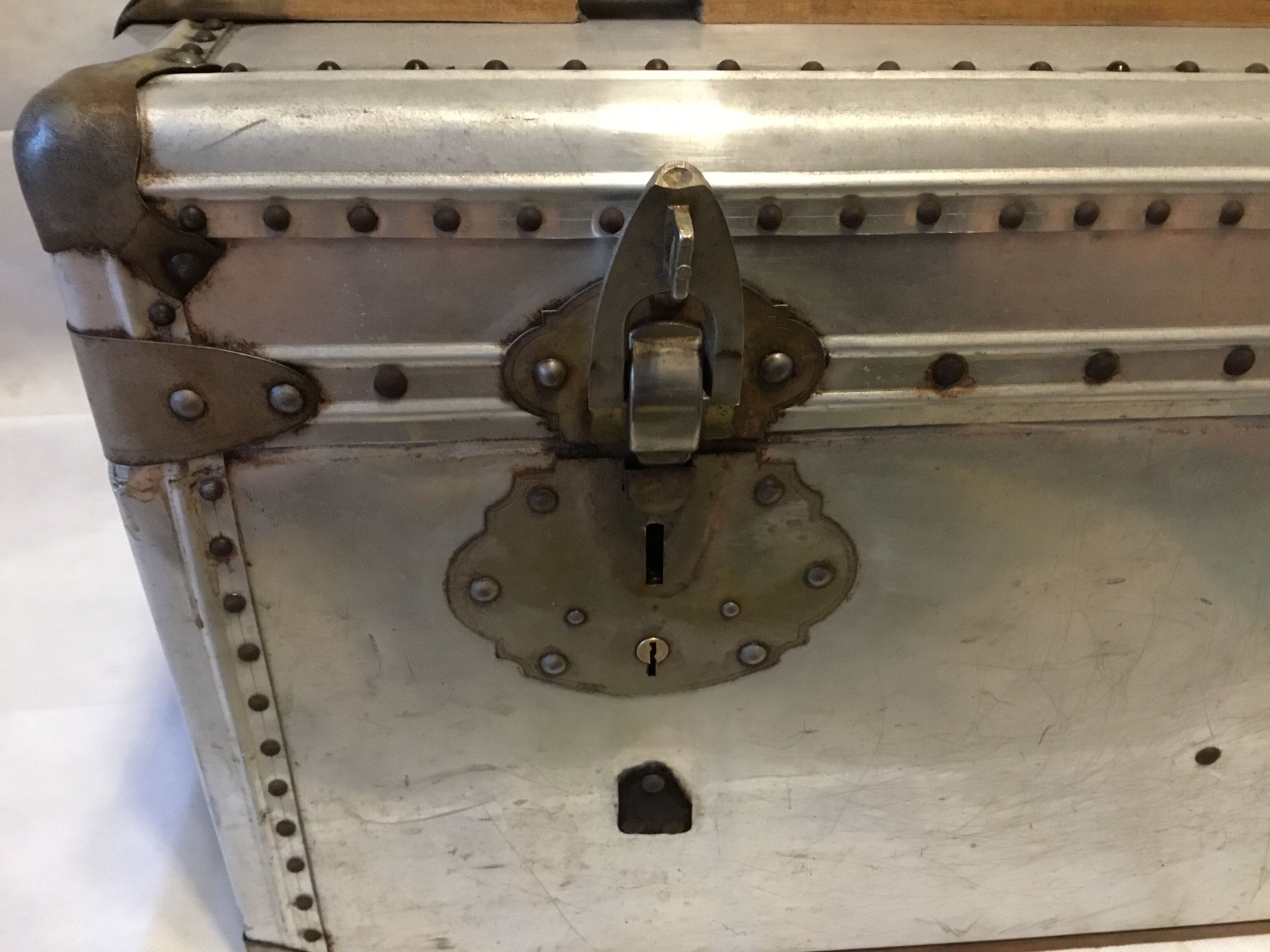 Trunk military year 50