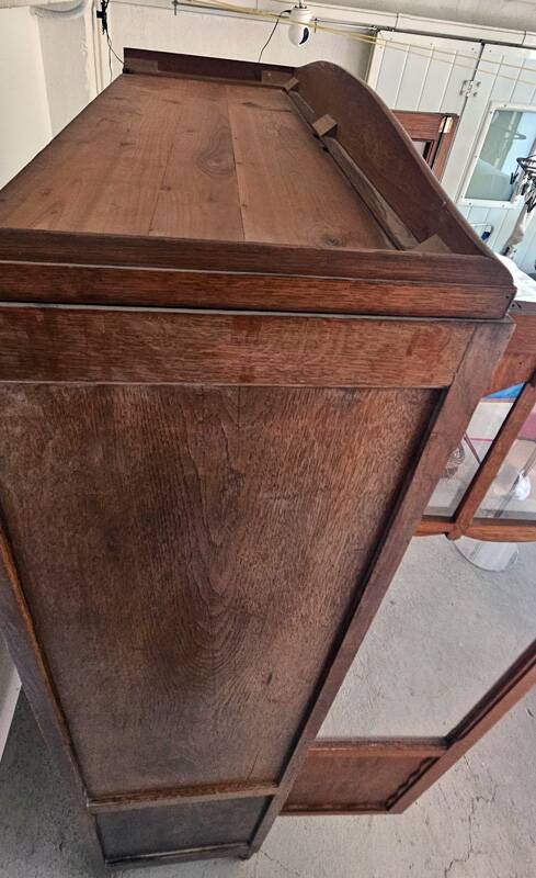 Parisian display cabinet in solid oak – 1950s – Authentic charm