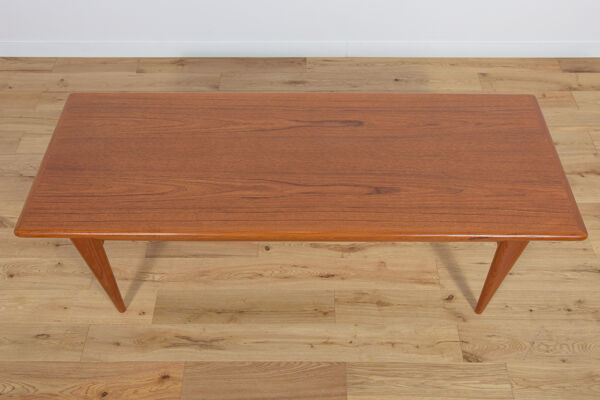 Table basse par Niels Moller pour J.L Moller, années 1960