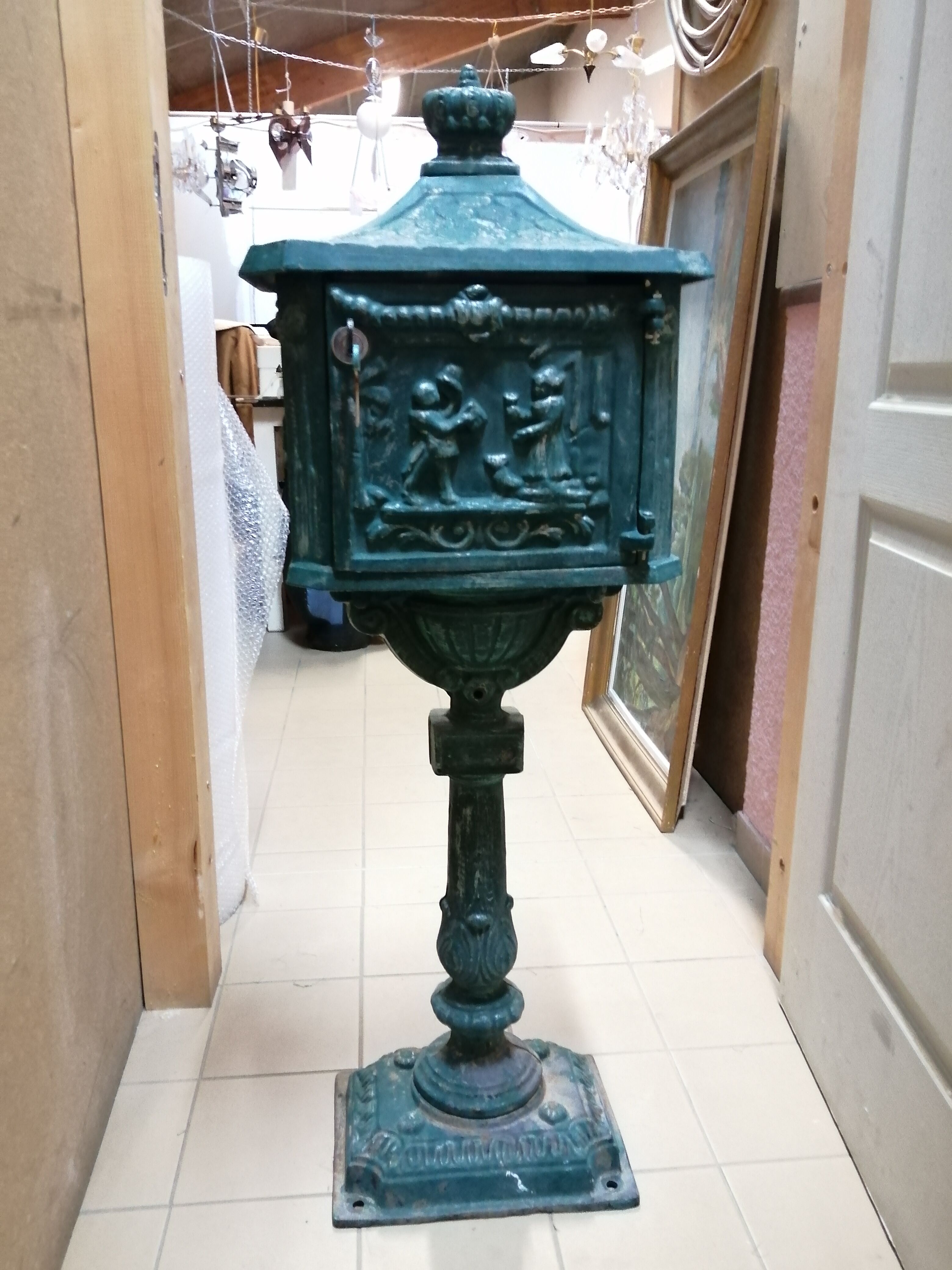 Old cast iron mailbox "Relais de Poste"