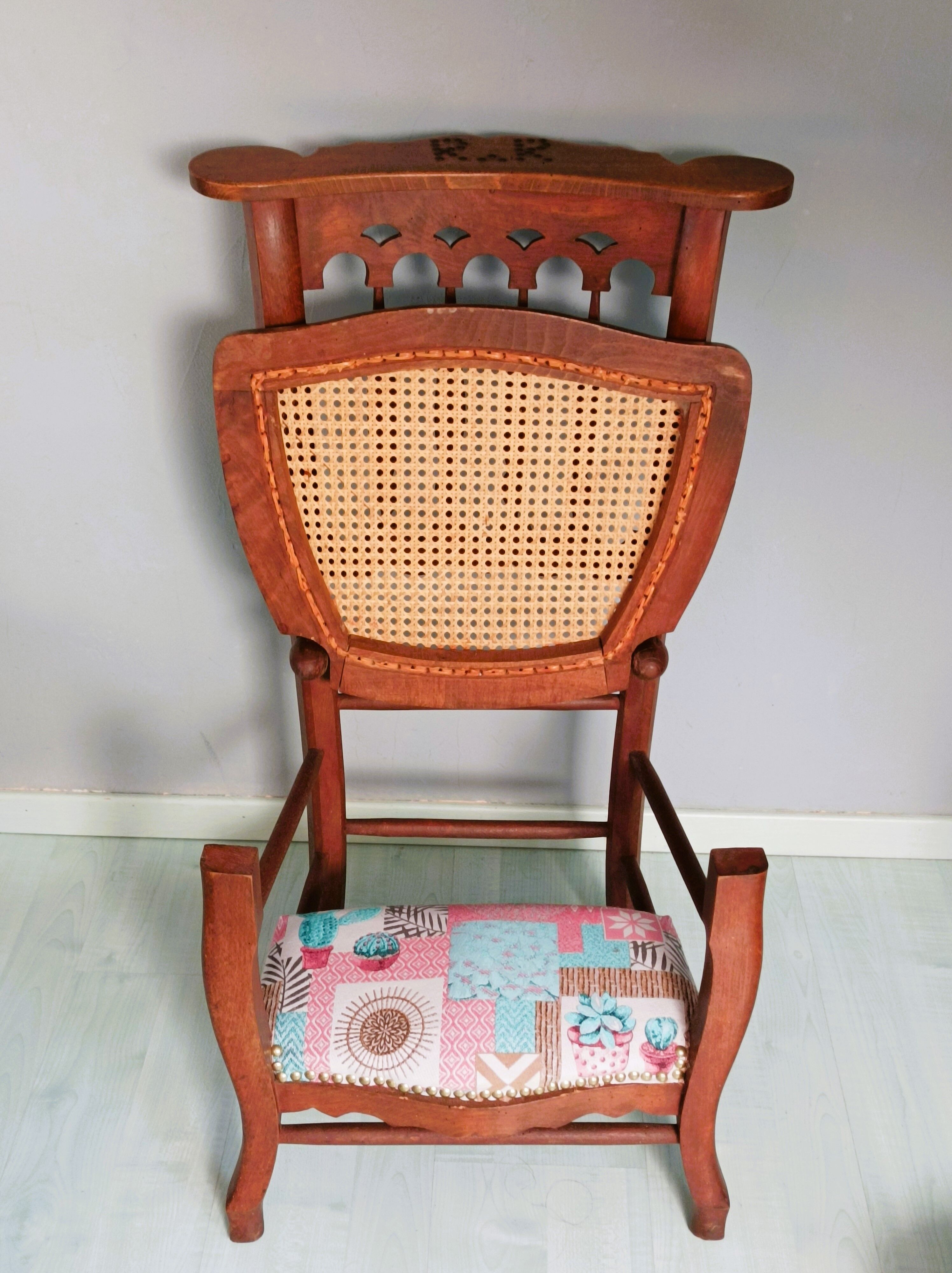 Chair prays to God ancient year