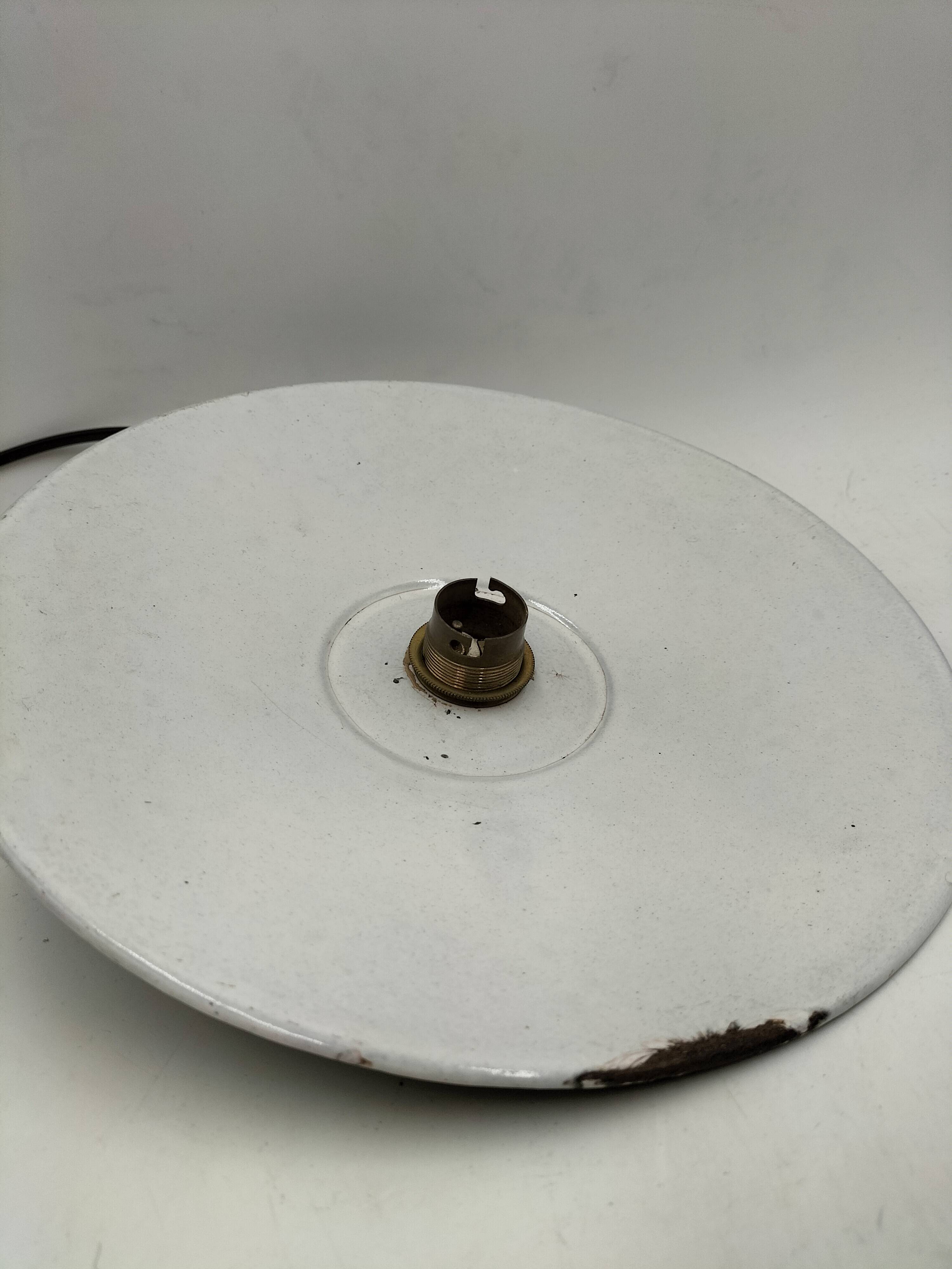 Three enamelled sheet metal suspensions