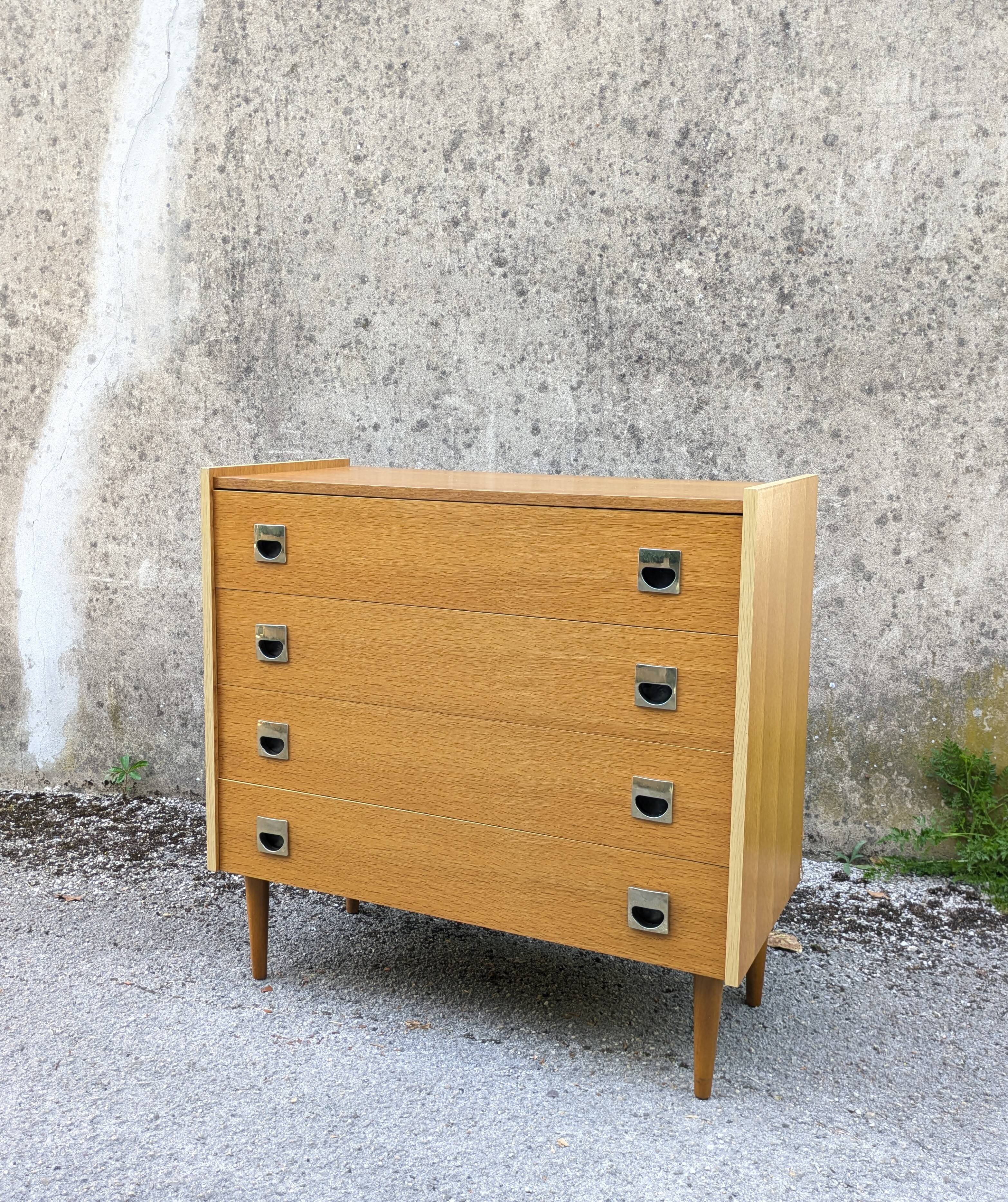 Vintage chest of drawers with 4 drawers, 1970.