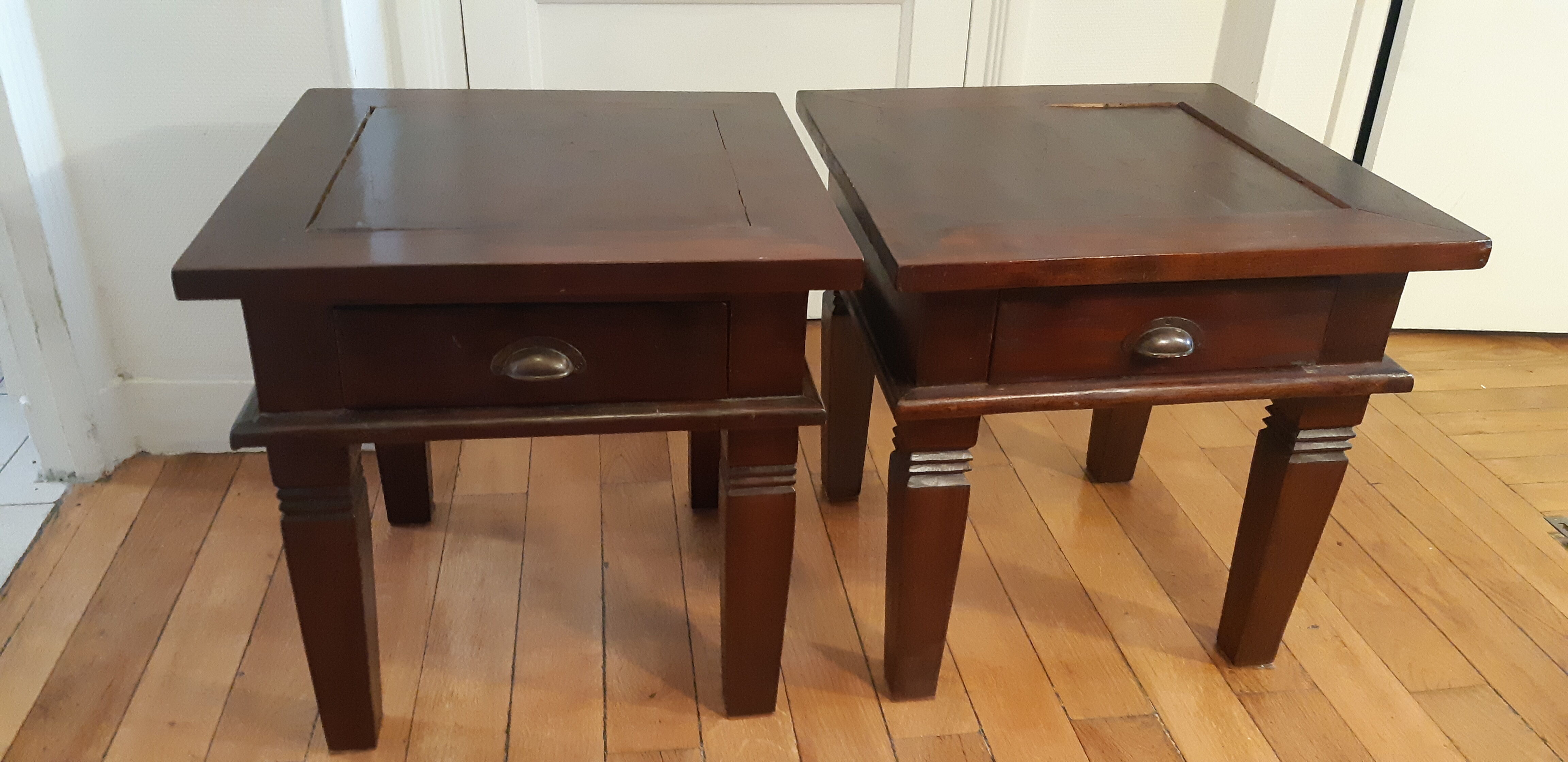 Tables de chevet en bois exotique