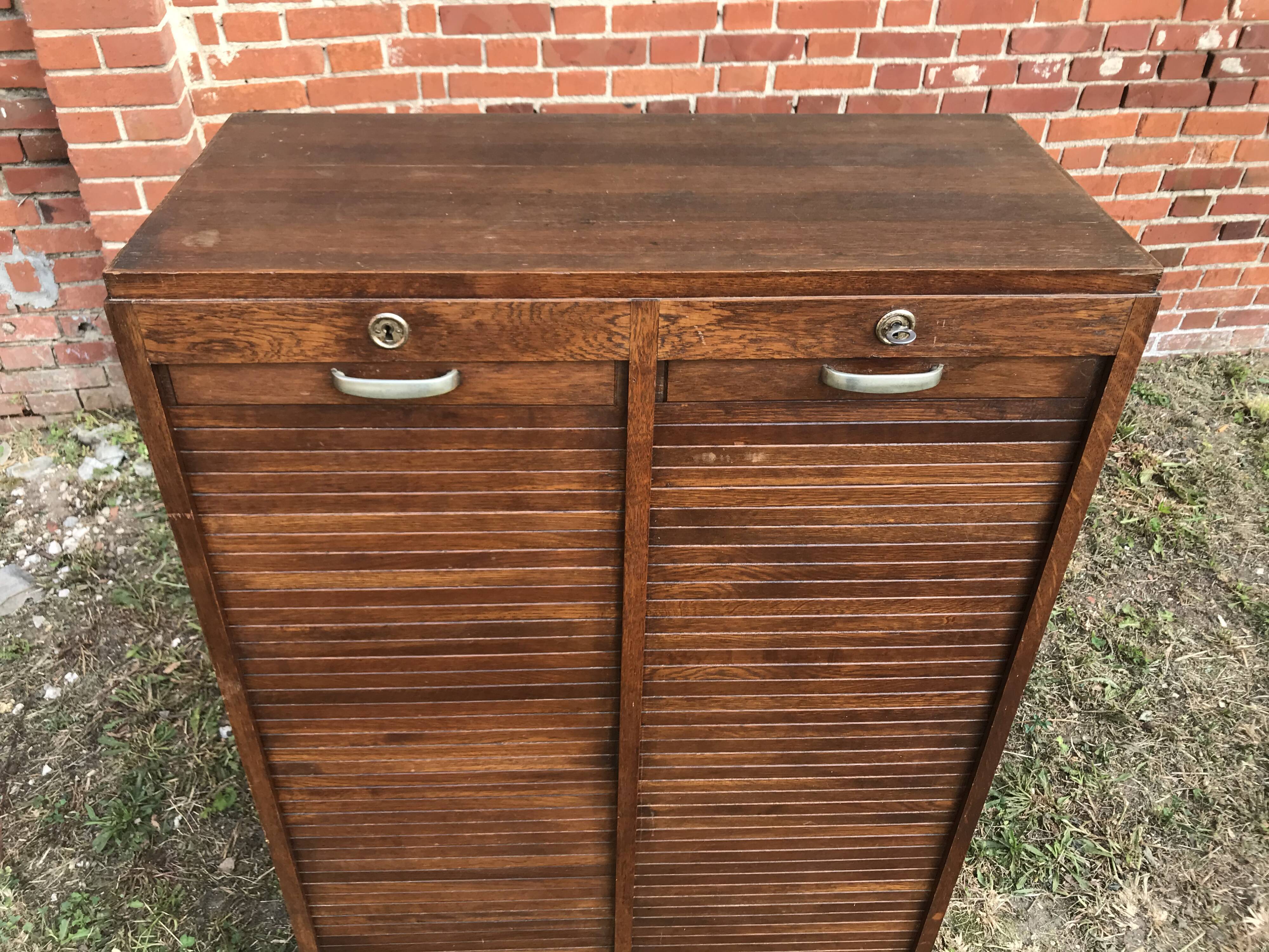 Furniture binder with oak notary curtains