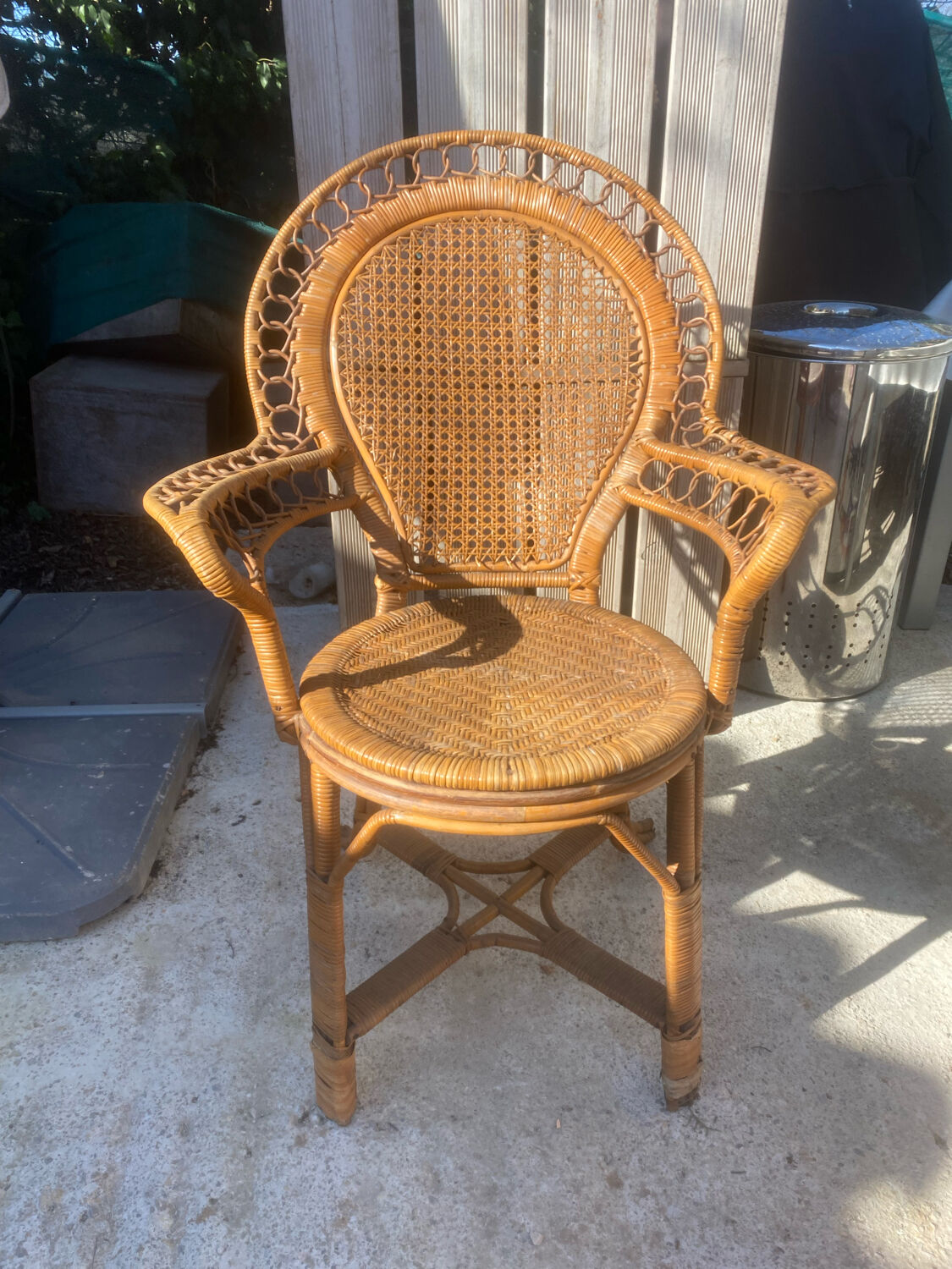Vintage rattan chair chair