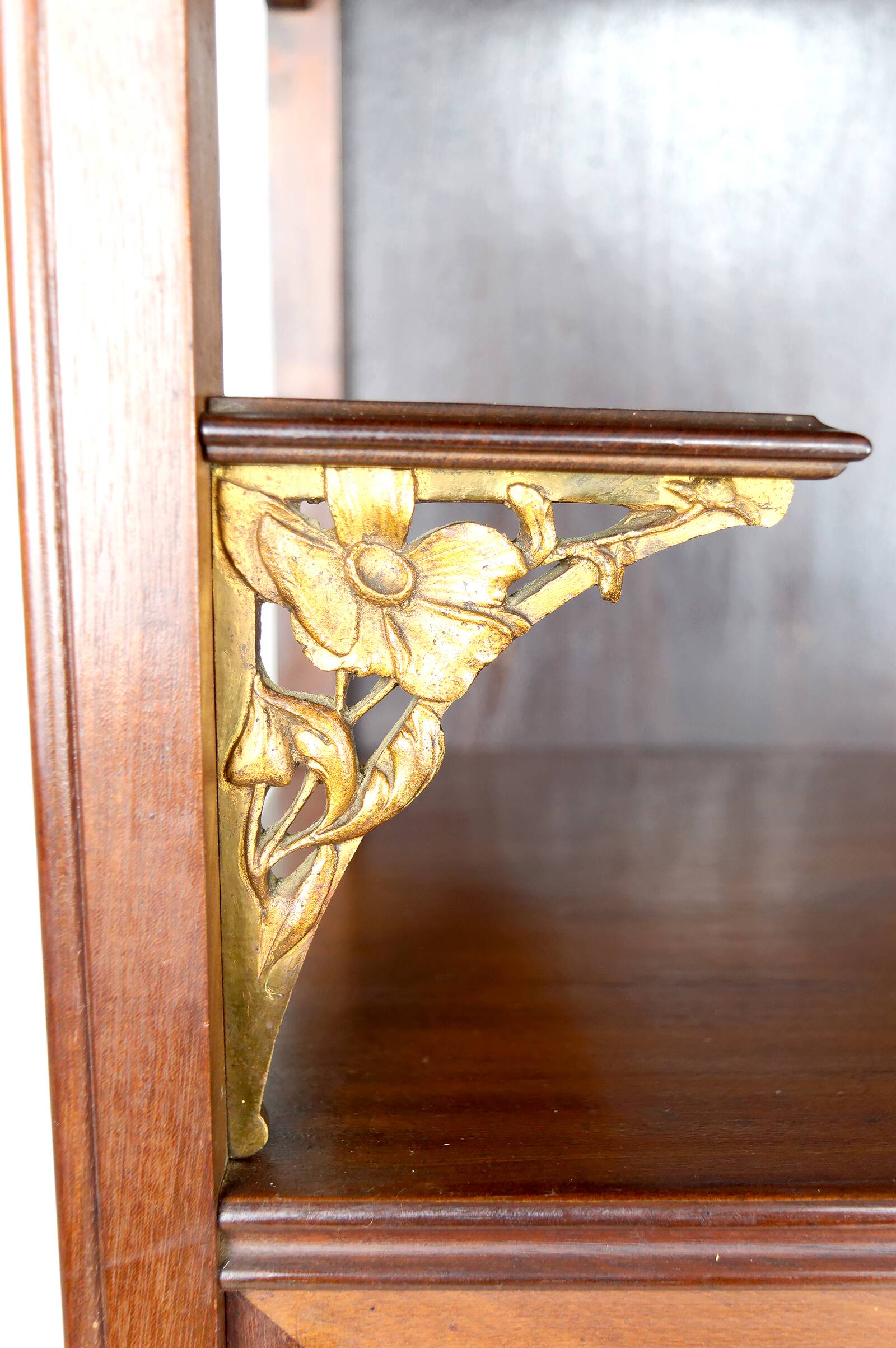 Art Nouveau display case, bronzes and carved wood on a floral theme, circa 1900