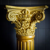Colonnes colorées d’or classique de cru