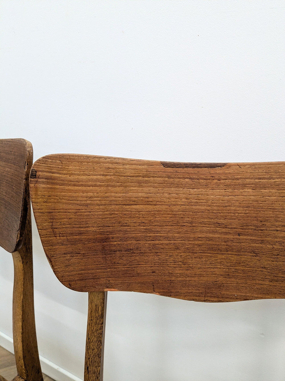 2 Scandinavian chairs