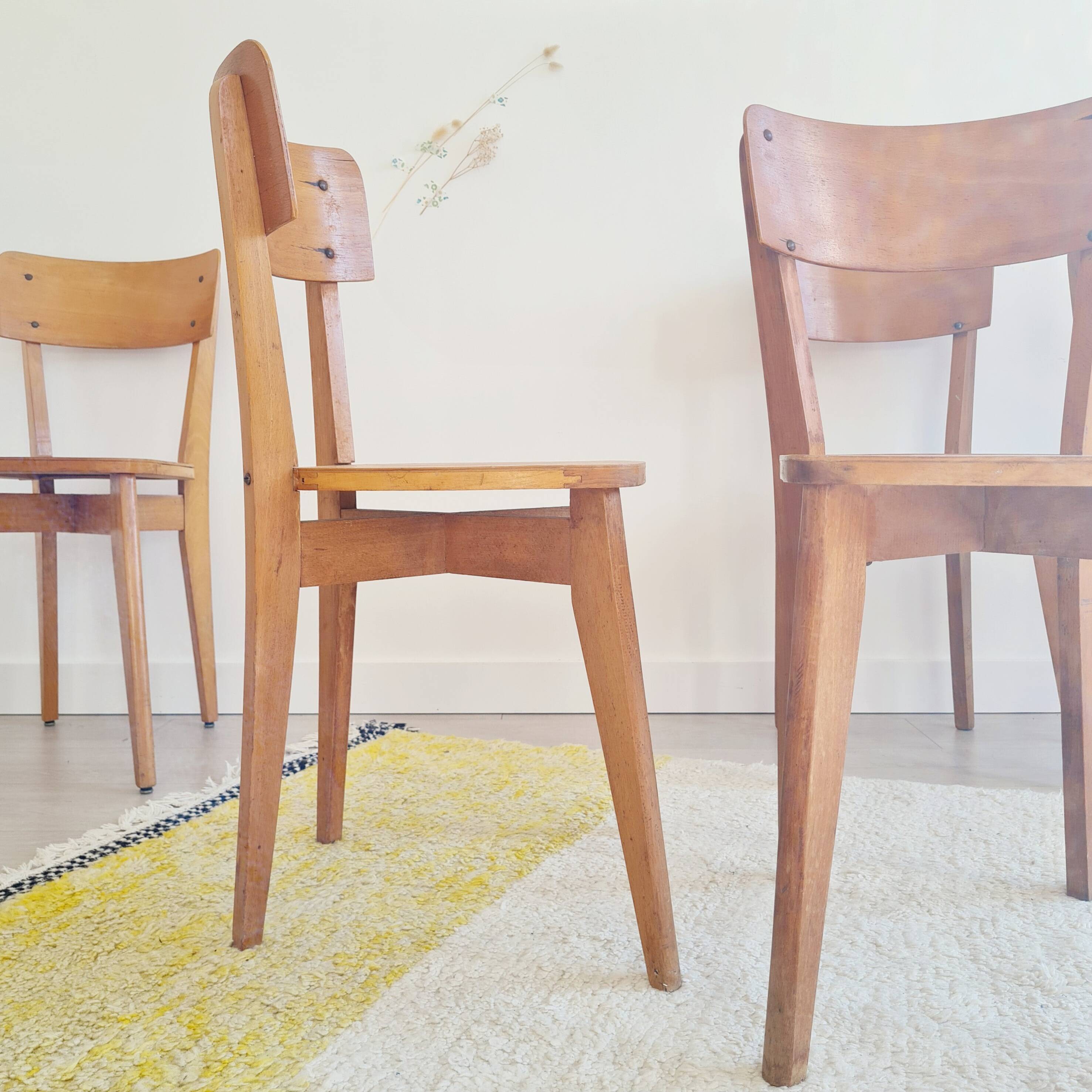 Série de chaises bistrot bois miel