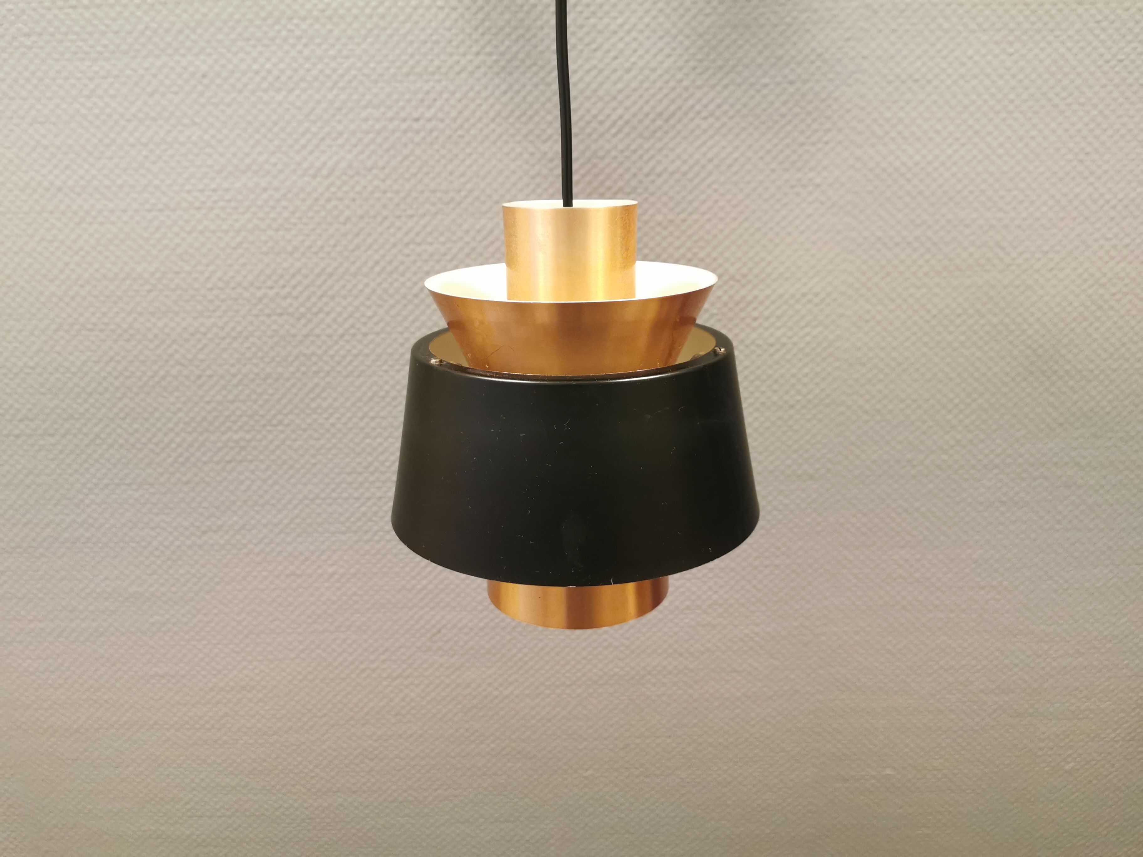 Suspension, modèle P254 conçue par Jørn Utzon