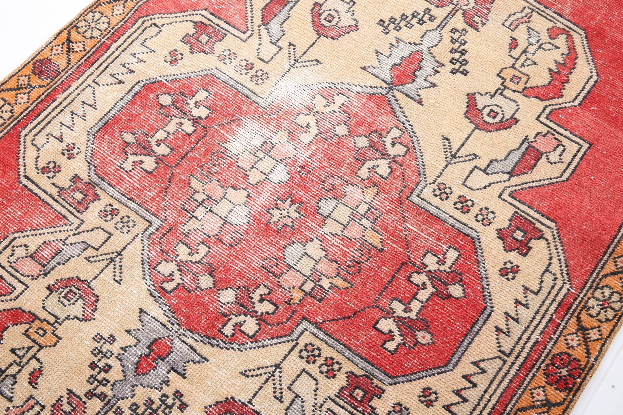 Madallion oriental vintage carpet