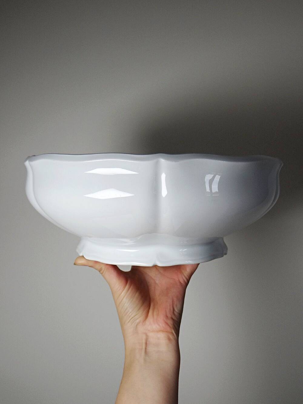 Large vintage salad bowl in white Limoges porcelain, 1960s-1980s.