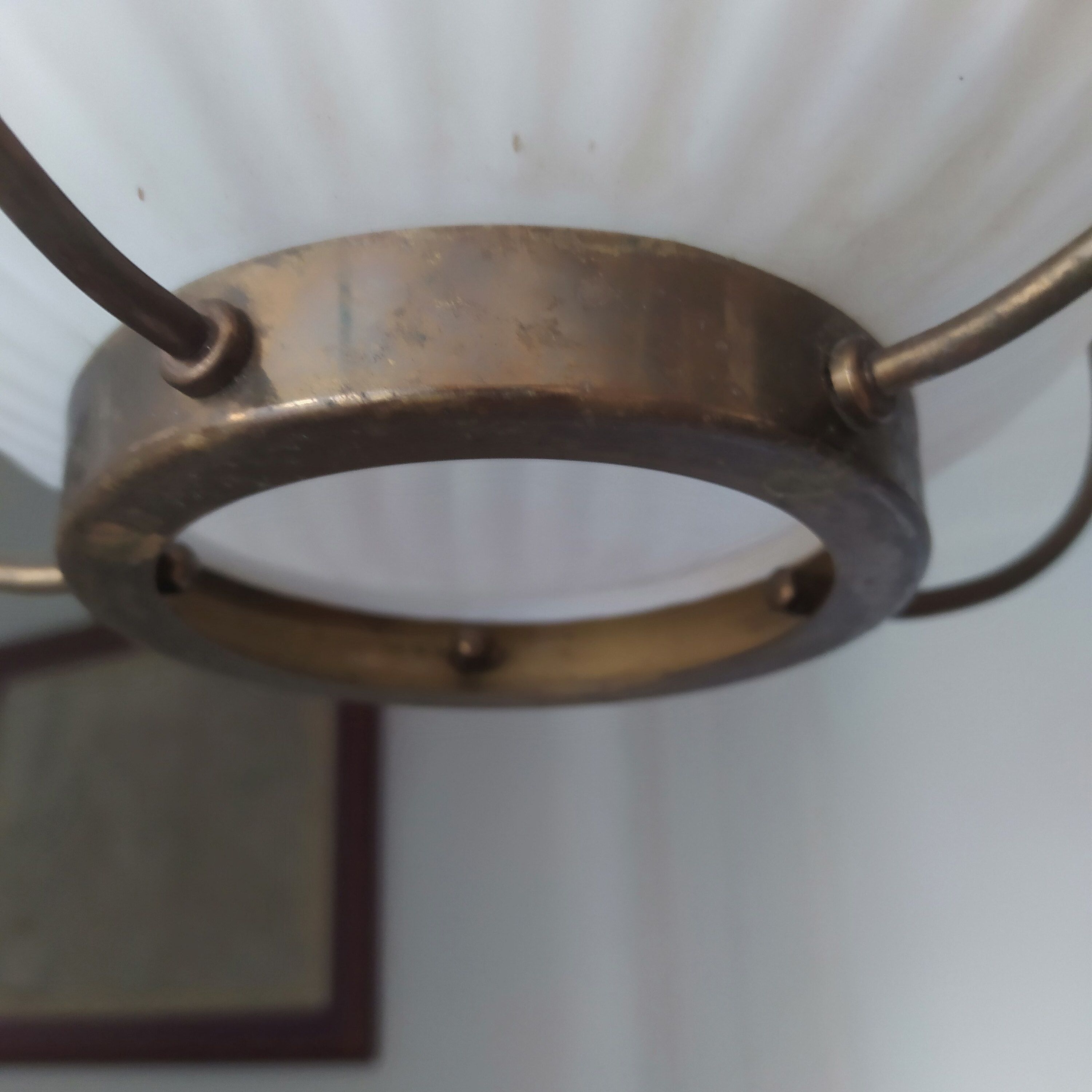 Suspension opaline cannelée et cuivre design original 1960
