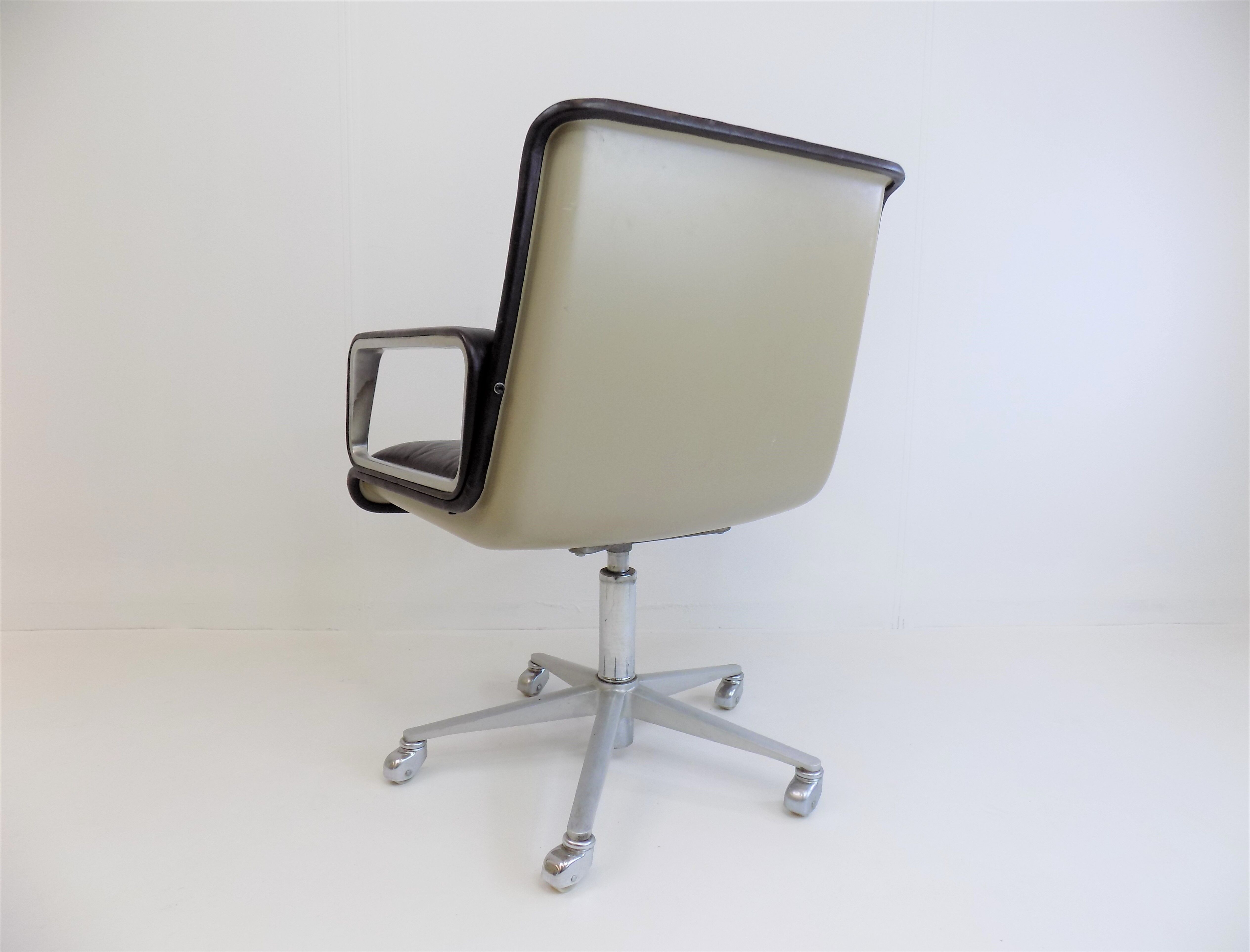 Wilkhahn Delta 2000 leather office chair by Delta Design
