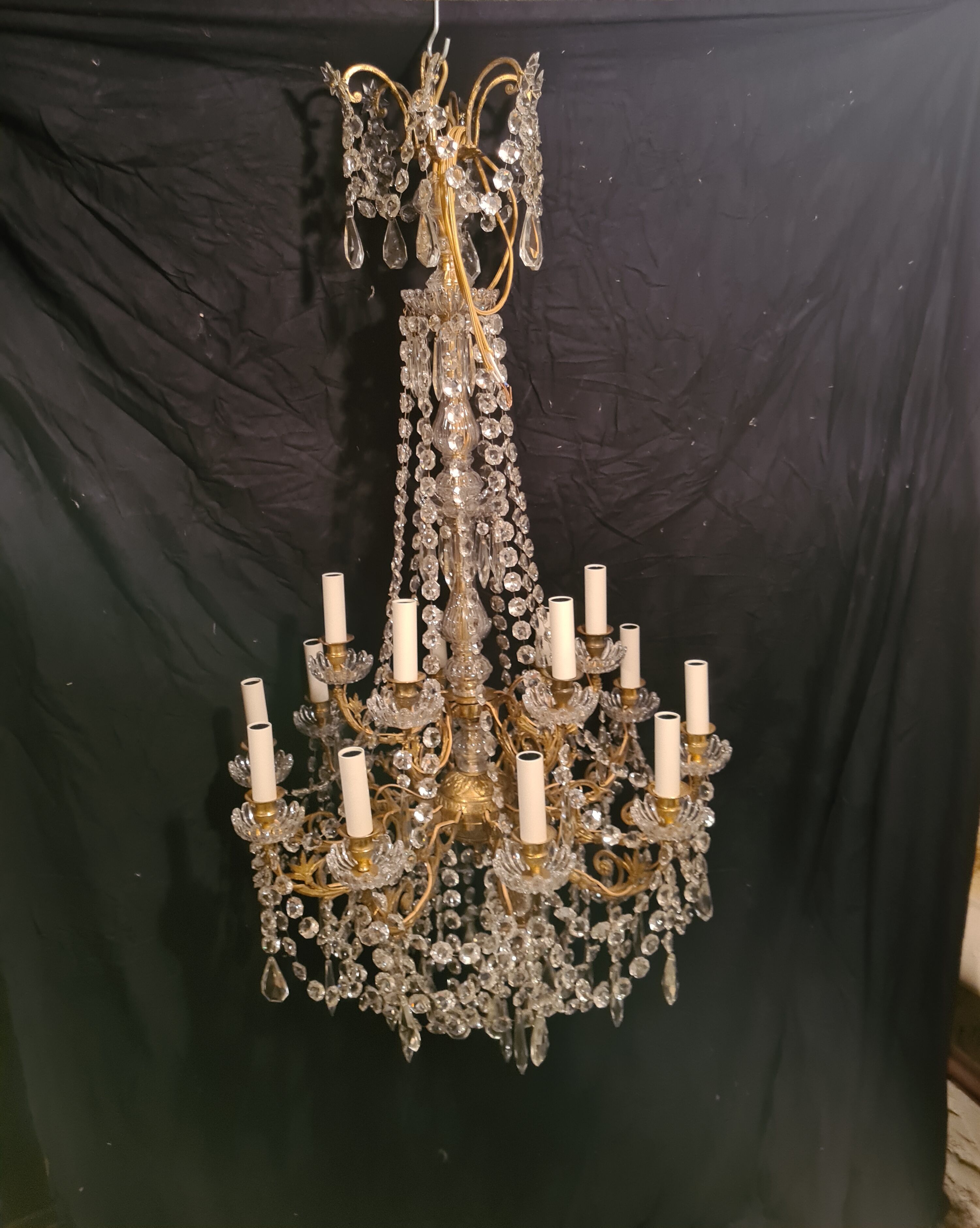 Mid-19th century gilded bronze and crystal chandelier